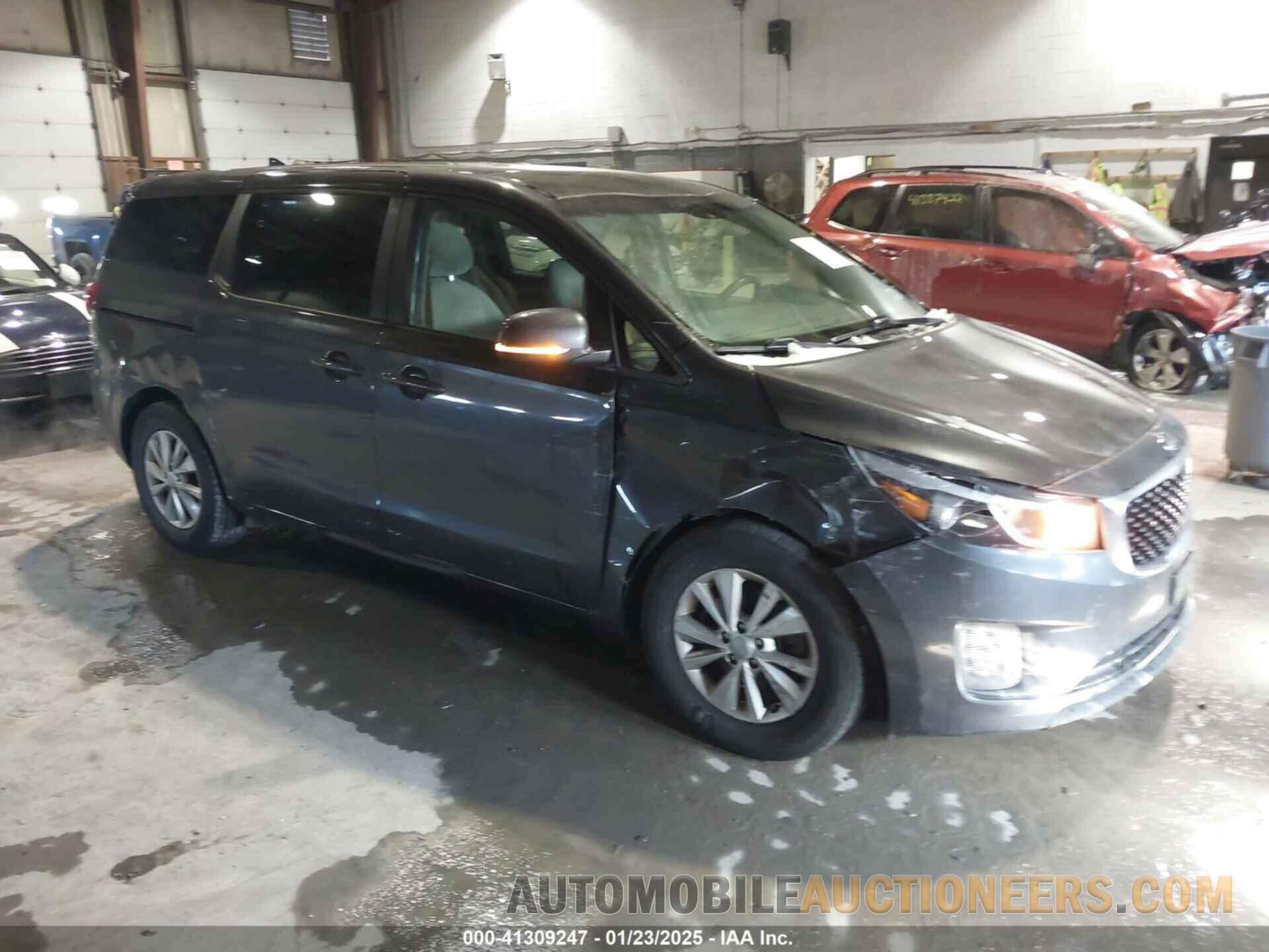 KNDMB5C10J6381313 KIA SEDONA 2018