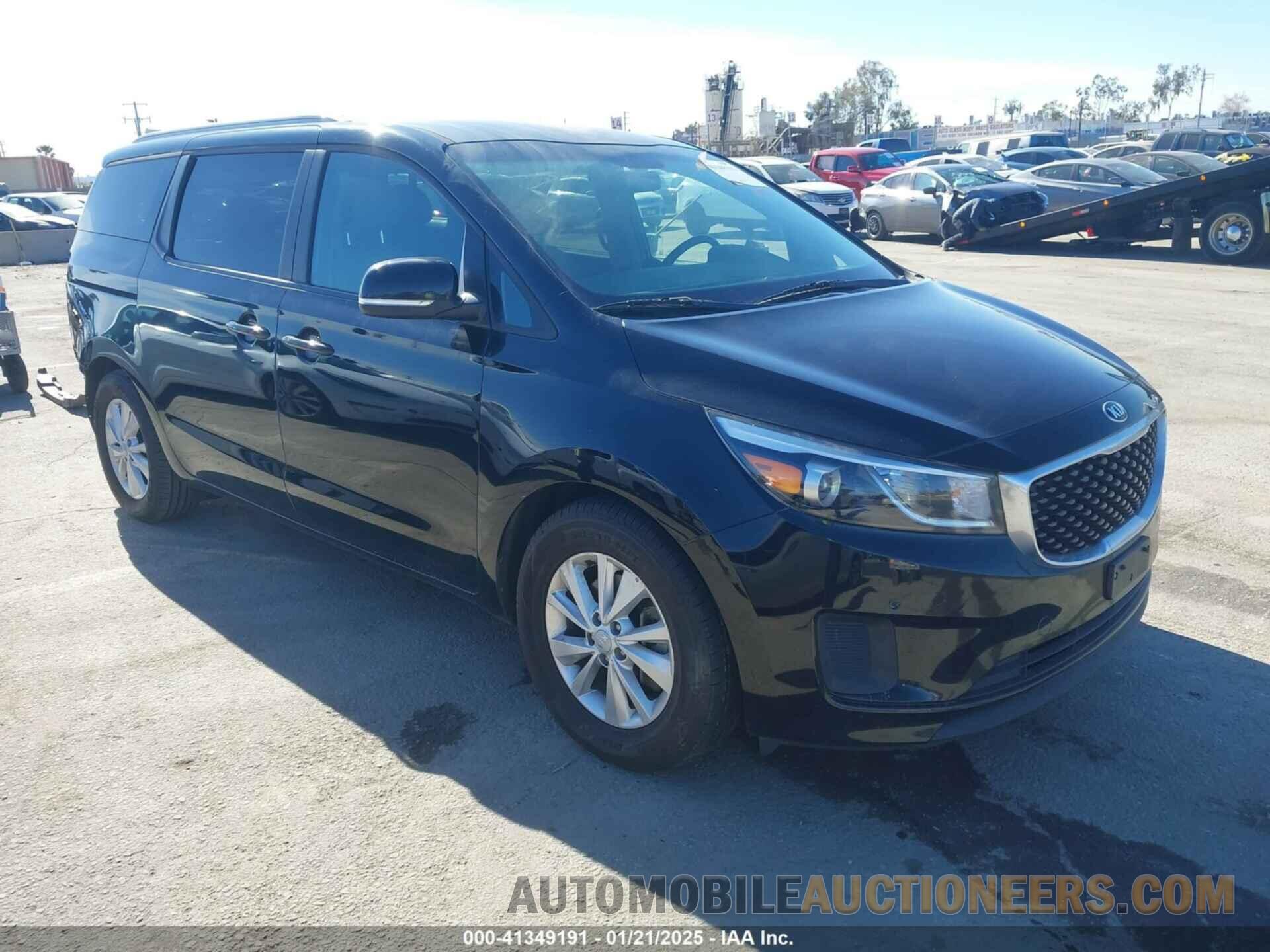 KNDMB5C12J6404512 KIA SEDONA 2018