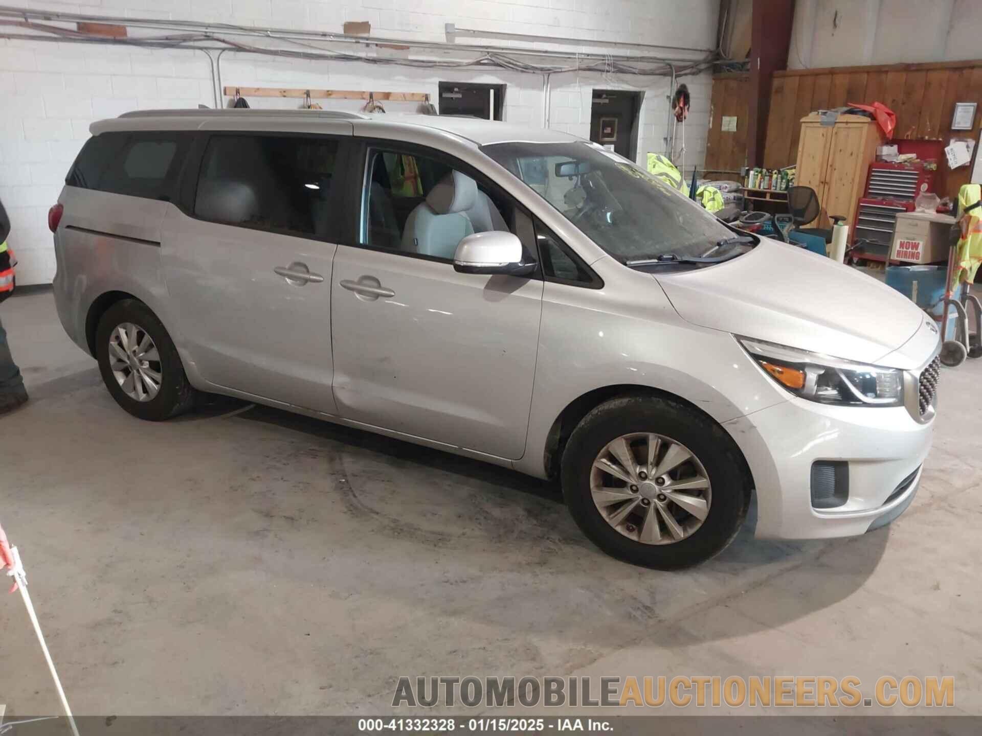 KNDMB5C13F6018852 KIA SEDONA 2015