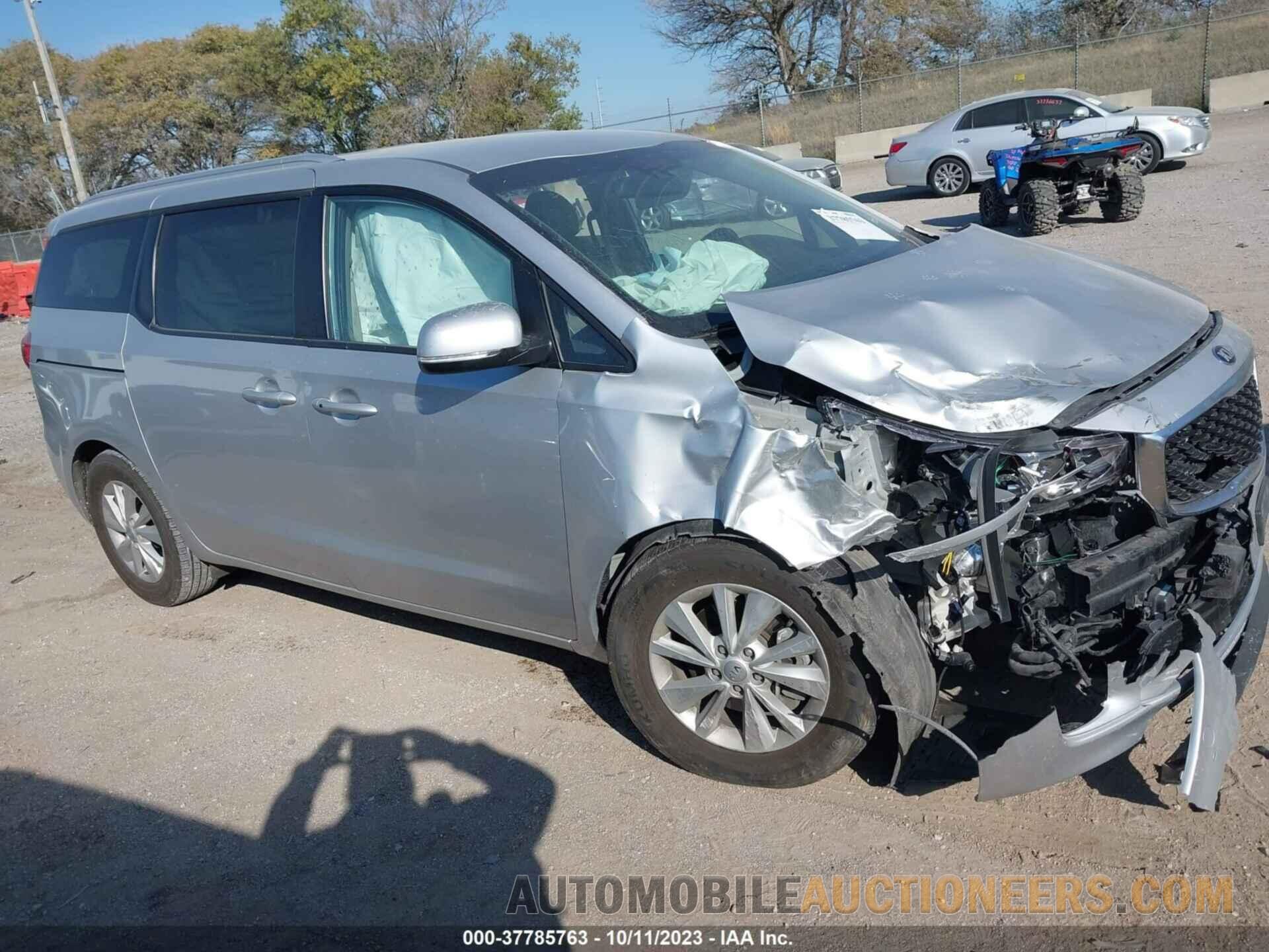 KNDMB5C13J6388871 KIA SEDONA 2018