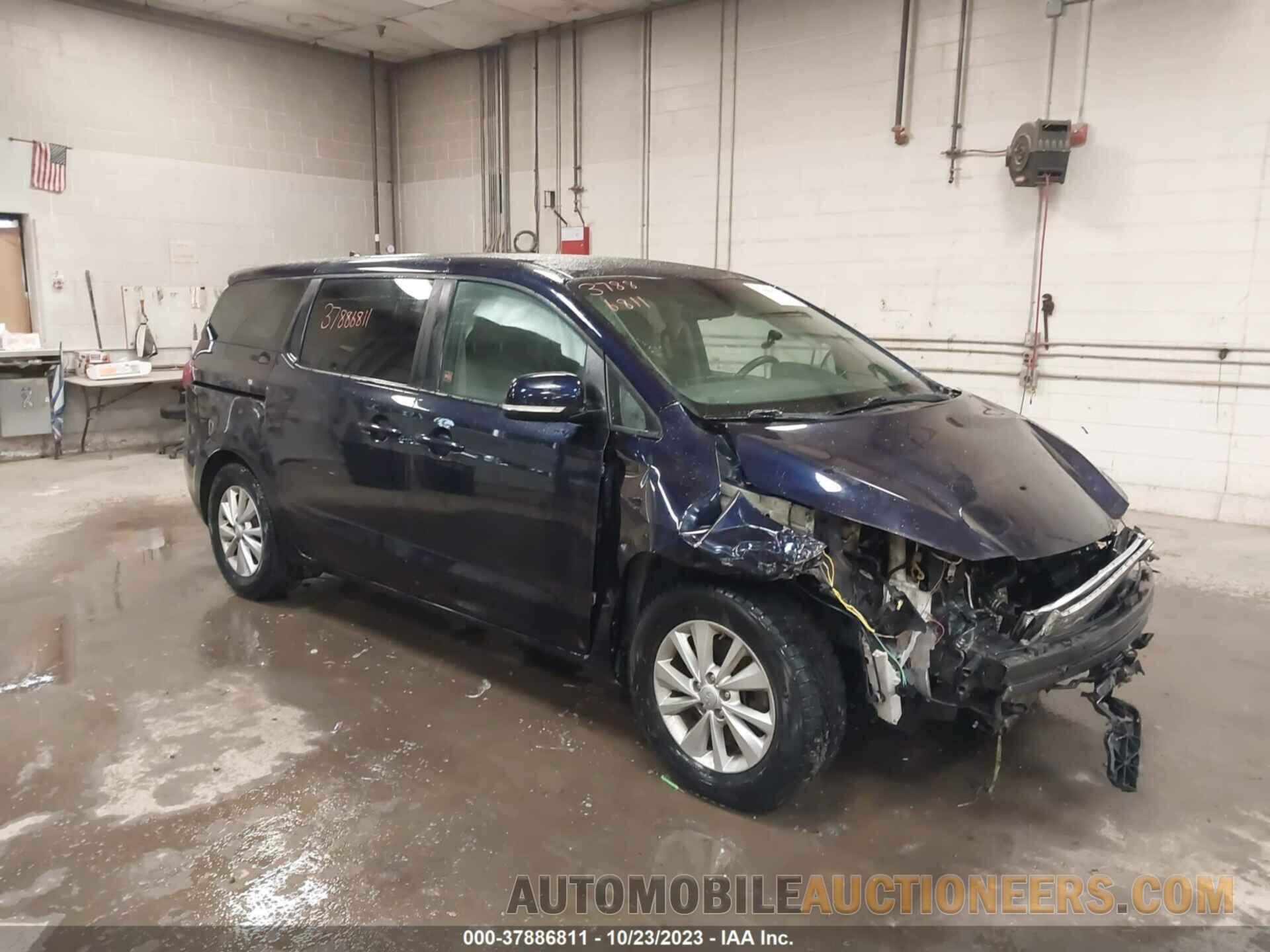 KNDMB5C17J6380272 KIA SEDONA 2018