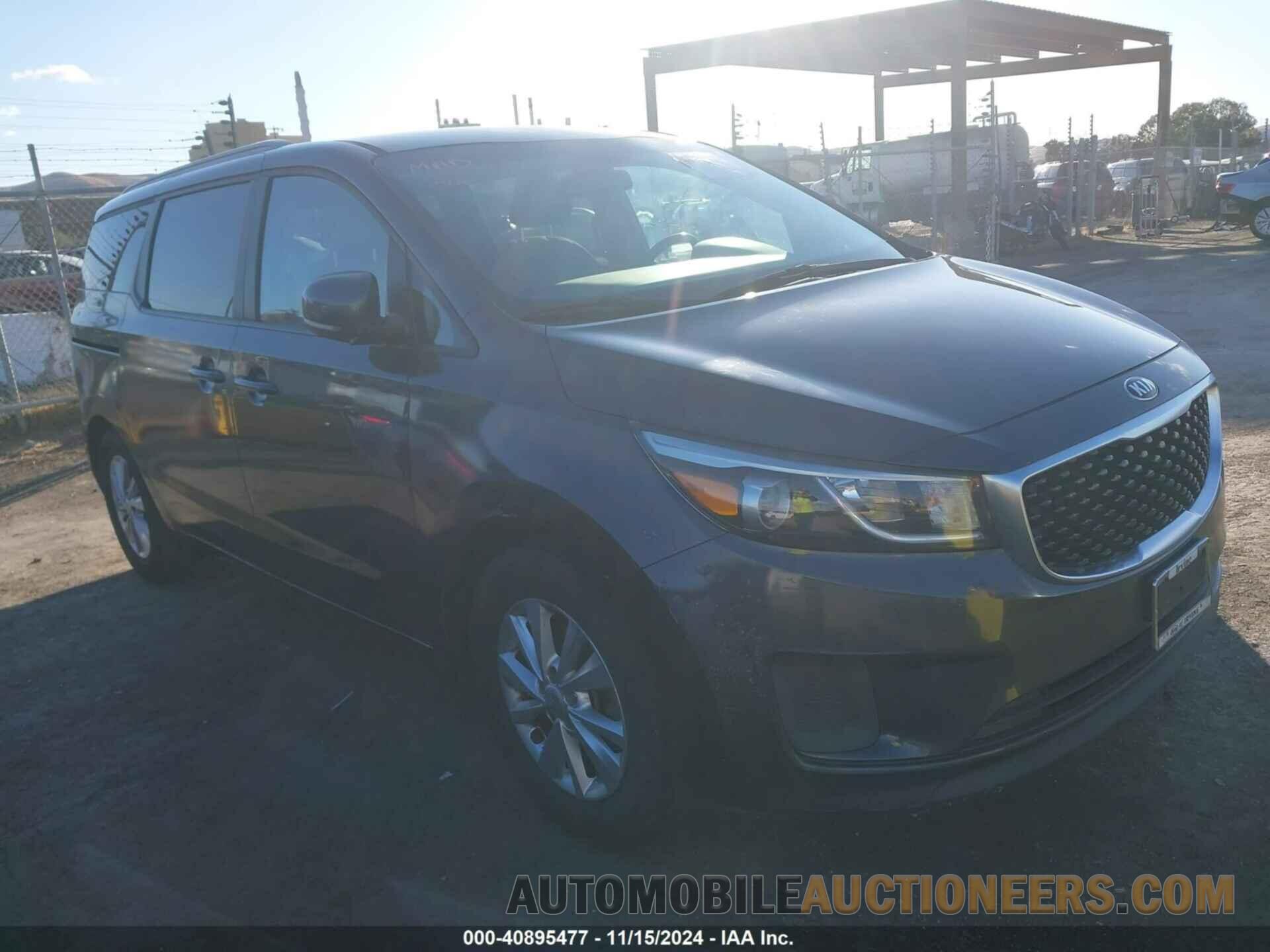 KNDMB5C18F6072793 KIA SEDONA 2015