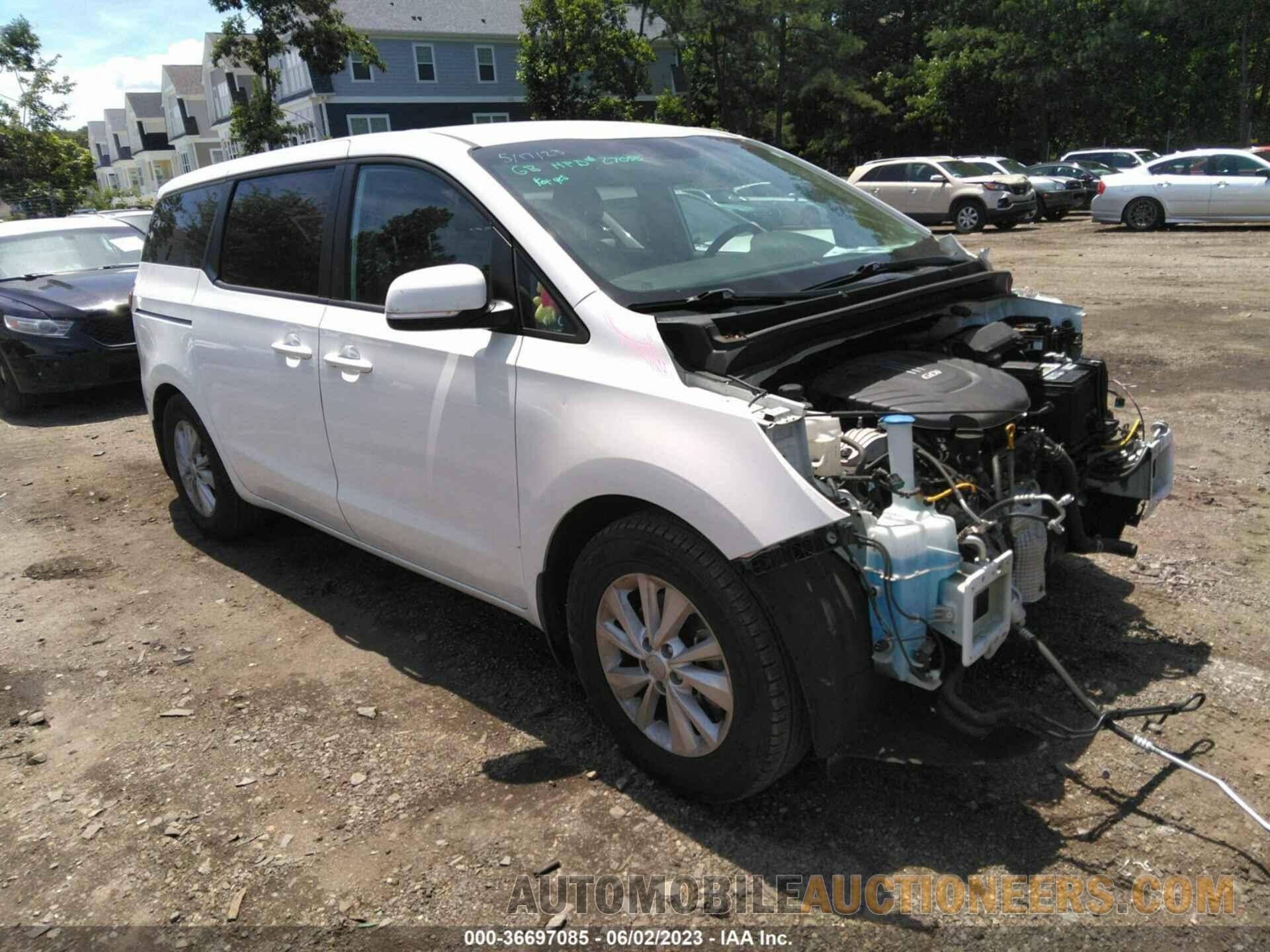 KNDMB5C18J6408435 KIA SEDONA 2018