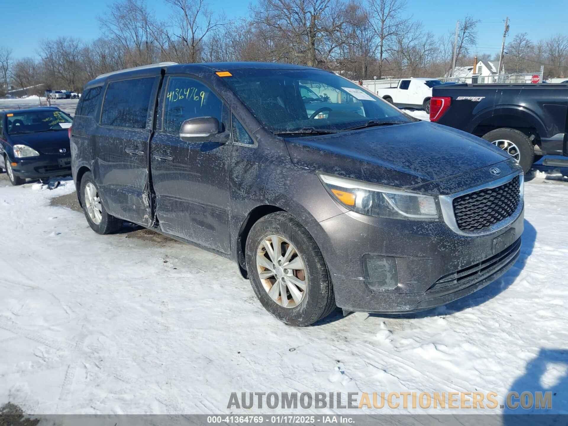 KNDMB5C19F6019830 KIA SEDONA 2015