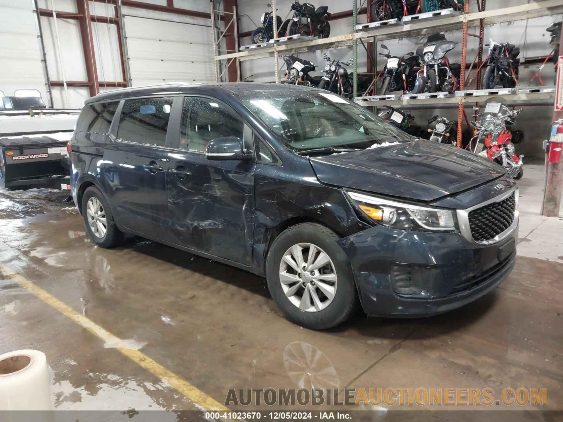 KNDMB5C19F6038085 KIA SEDONA 2015