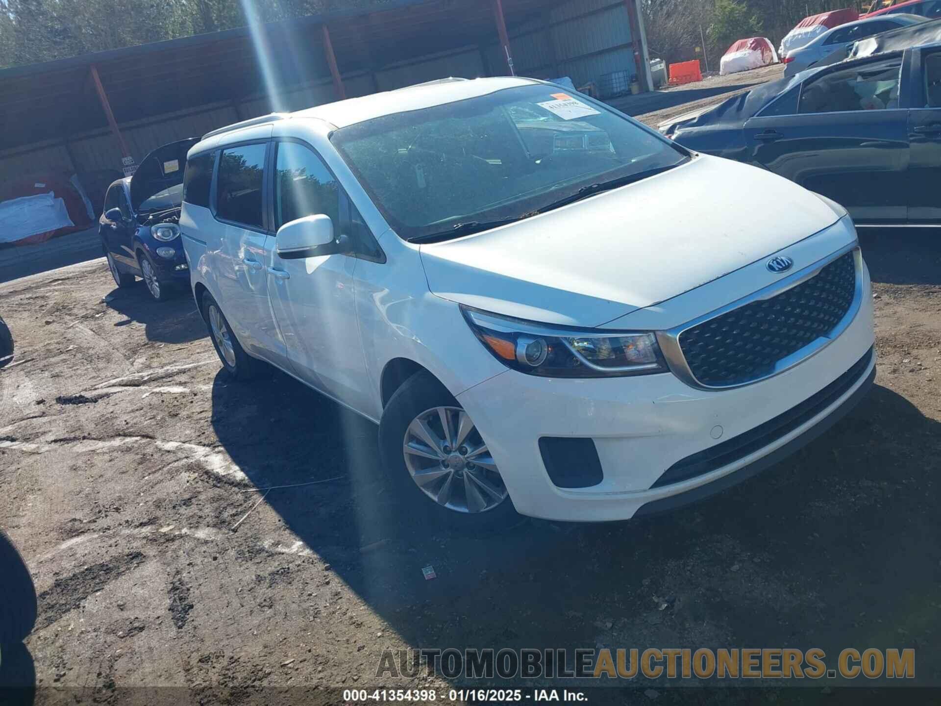 KNDMB5C1XG6116200 KIA SEDONA 2016