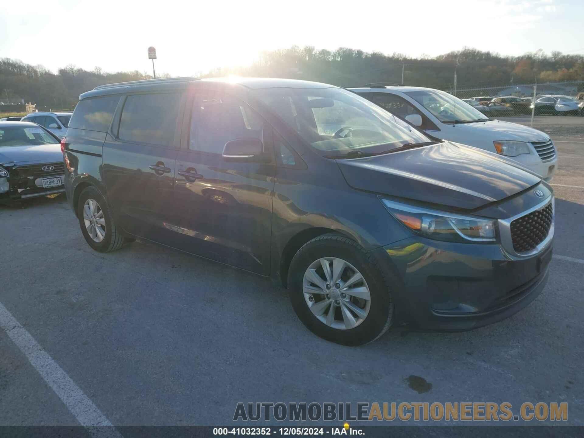 KNDMB5C1XG6173030 KIA SEDONA 2016