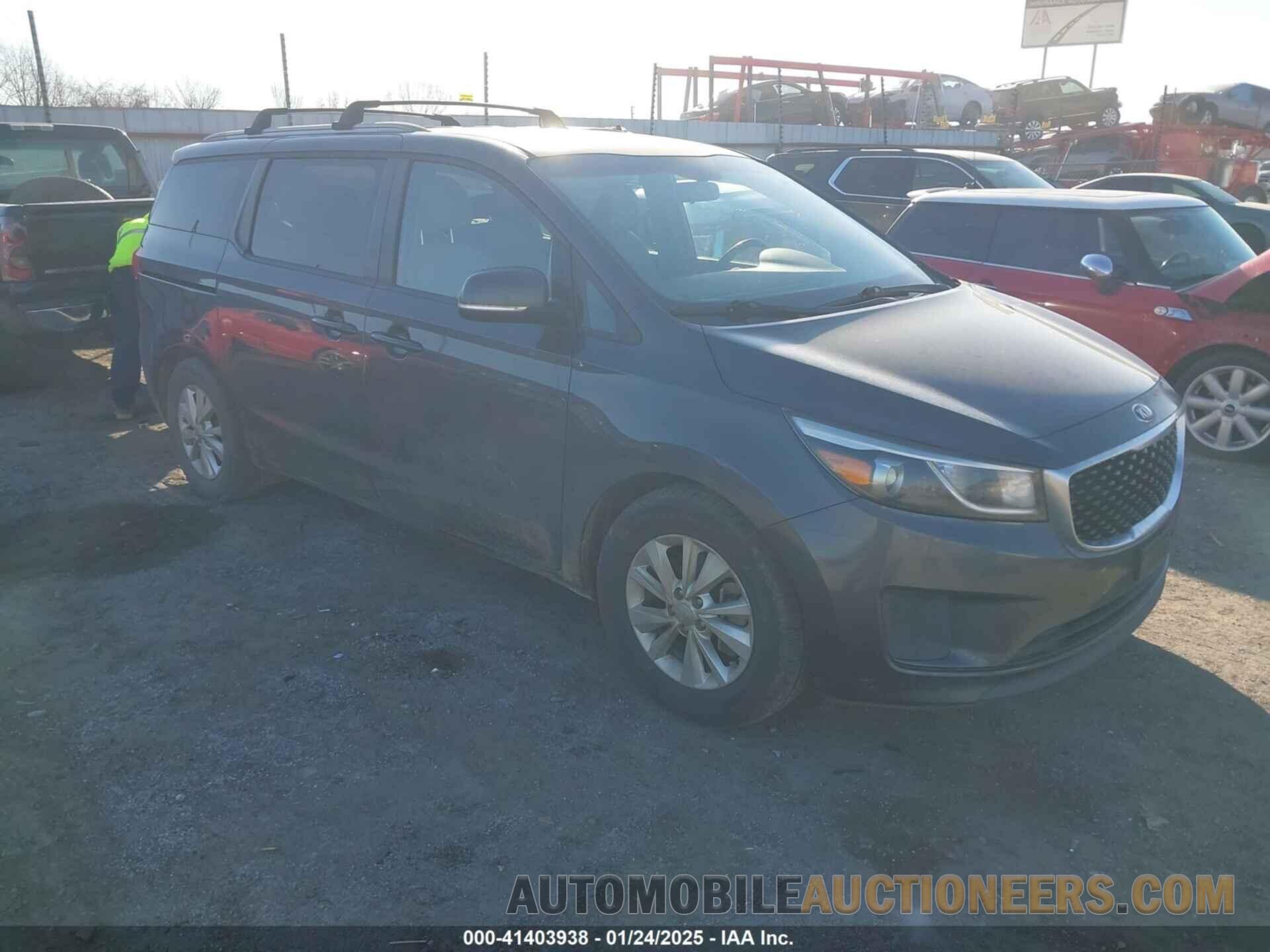 KNDMB5C1XG6186490 KIA SEDONA 2016