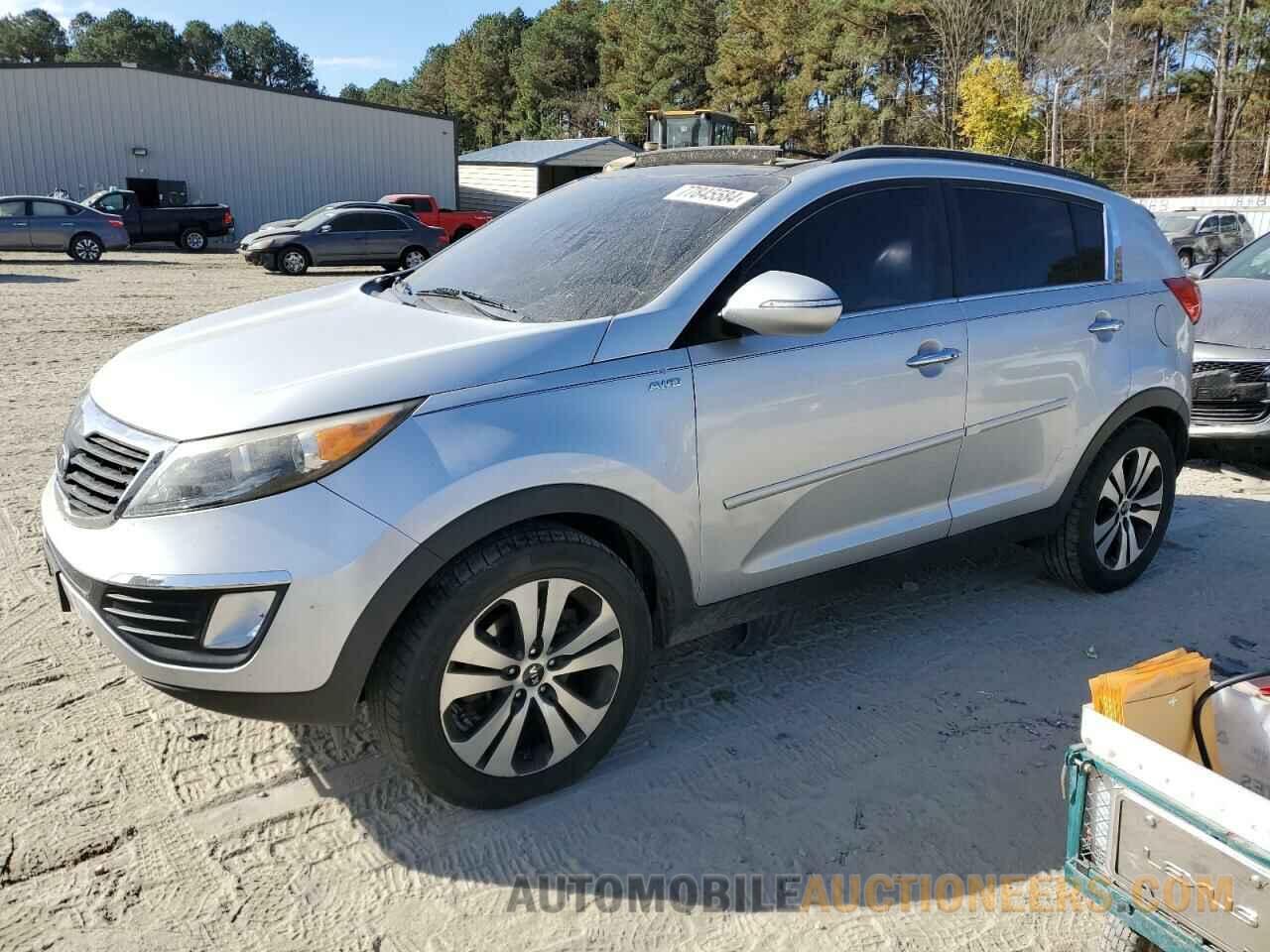 KNDPCCA26C7270563 KIA SPORTAGE 2012