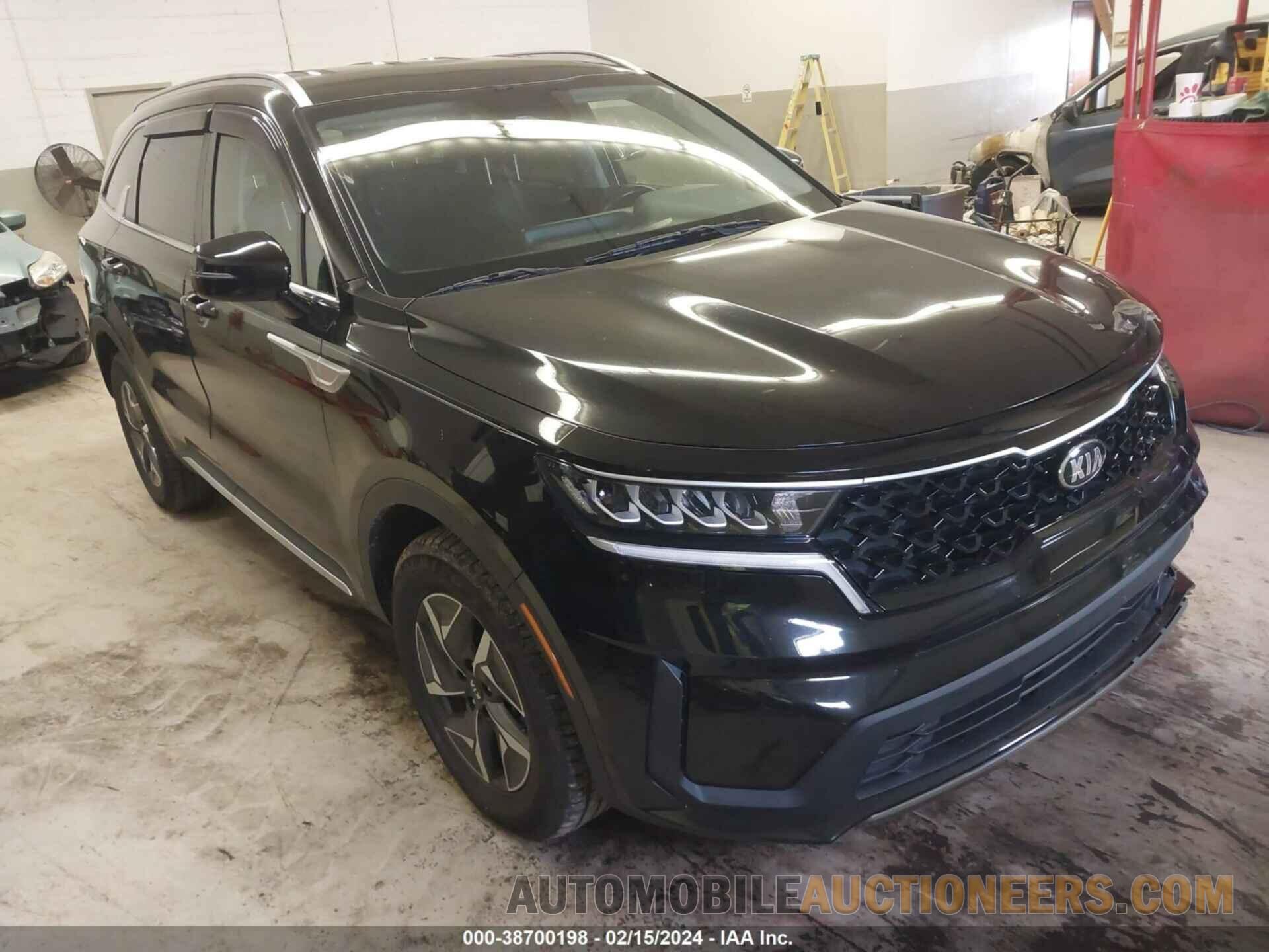 KNDRG4LG2M5039085 KIA SORENTO HYBRID 2021