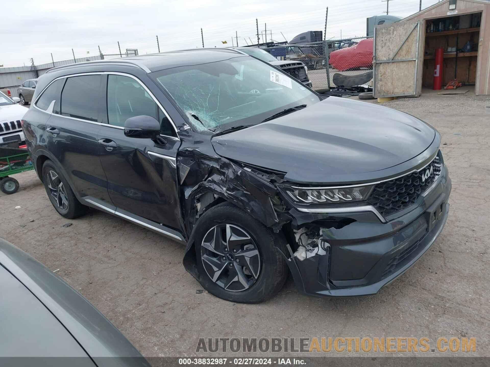 KNDRG4LG4N5113379 KIA SORENTO HYBRID 2022