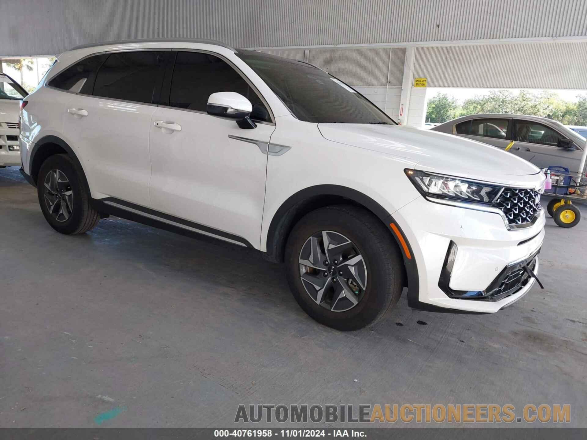 KNDRH4LG4N5073527 KIA SORENTO HYBRID 2022