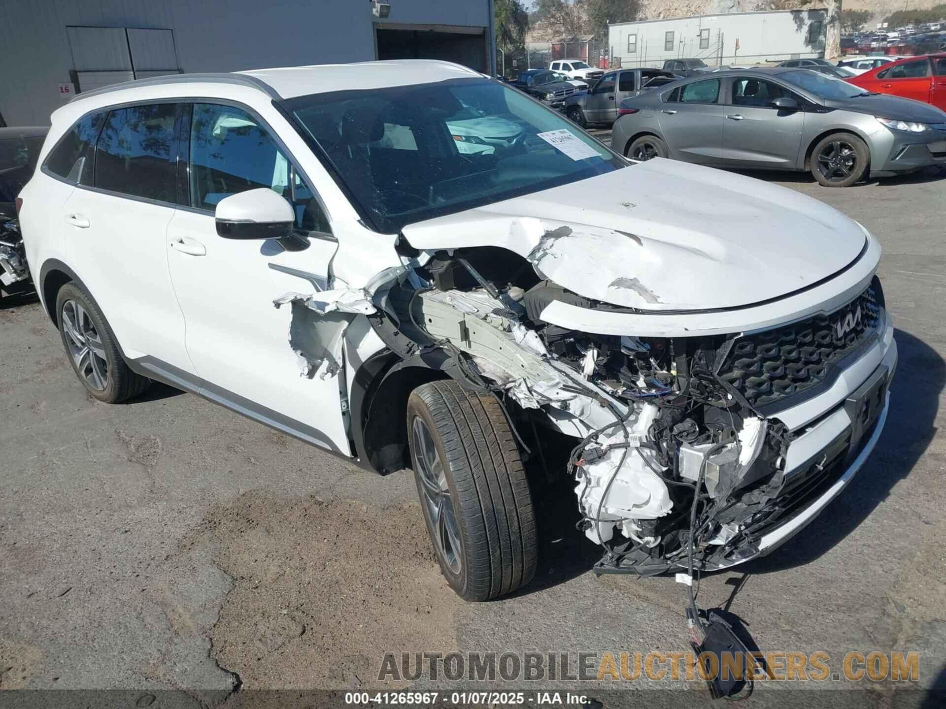 KNDRHDLG0P5164345 KIA SORENTO HYBRID 2023