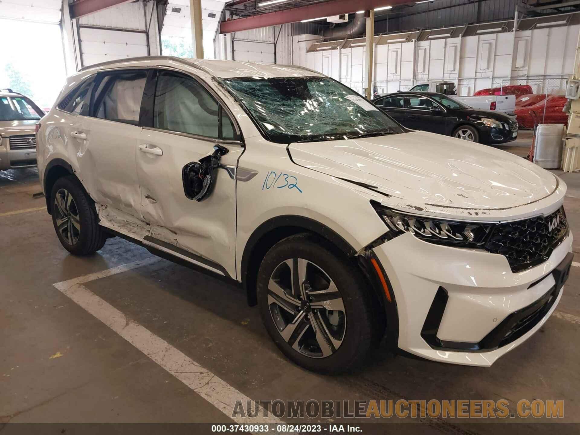 KNDRHDLG8P5173648 KIA SORENTO HYBRID 2023