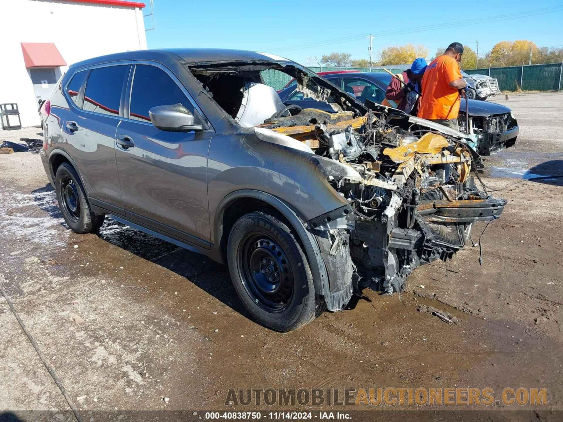 KNMAT2MT1HP538690 NISSAN ROGUE 2017