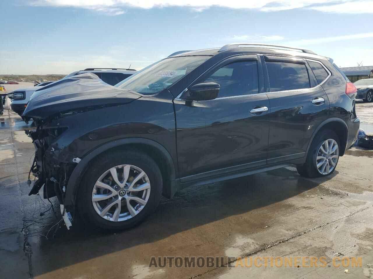 KNMAT2MT5HP610829 NISSAN ROGUE 2017