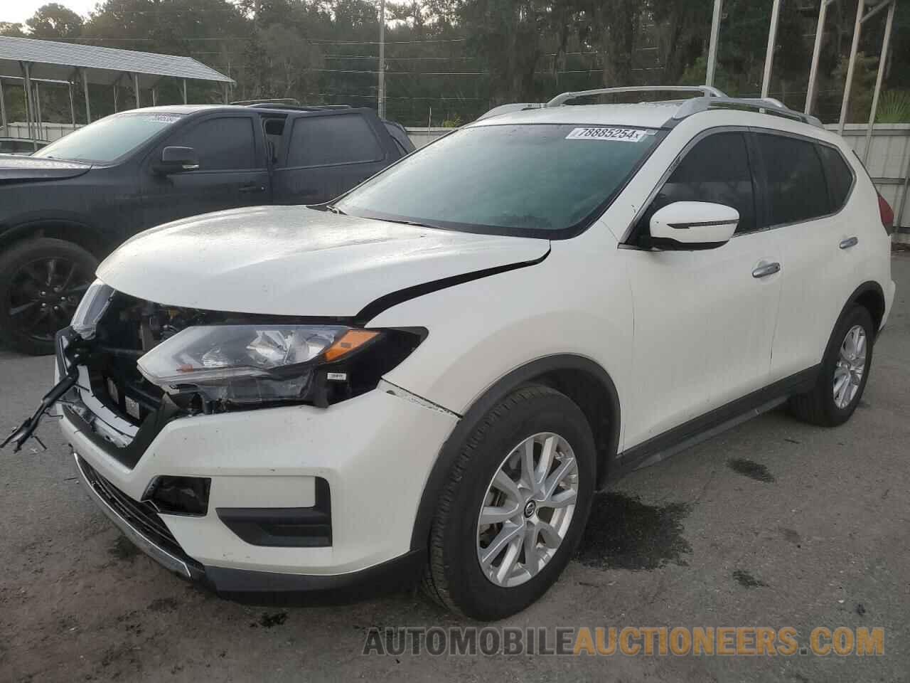 KNMAT2MT6JP565907 NISSAN ROGUE 2018