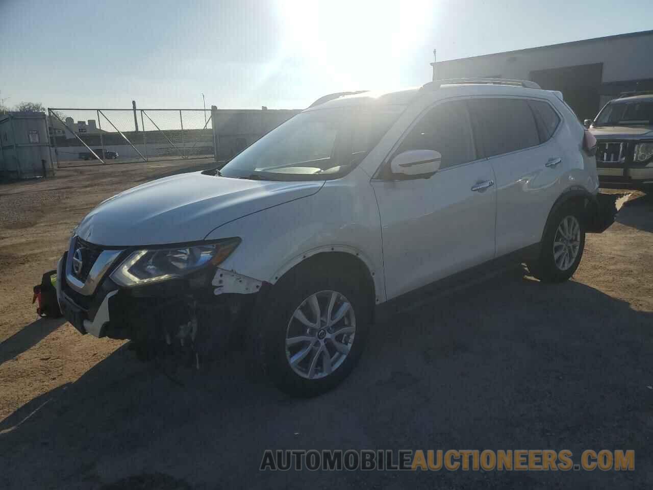 KNMAT2MT7HP569104 NISSAN ROGUE 2017