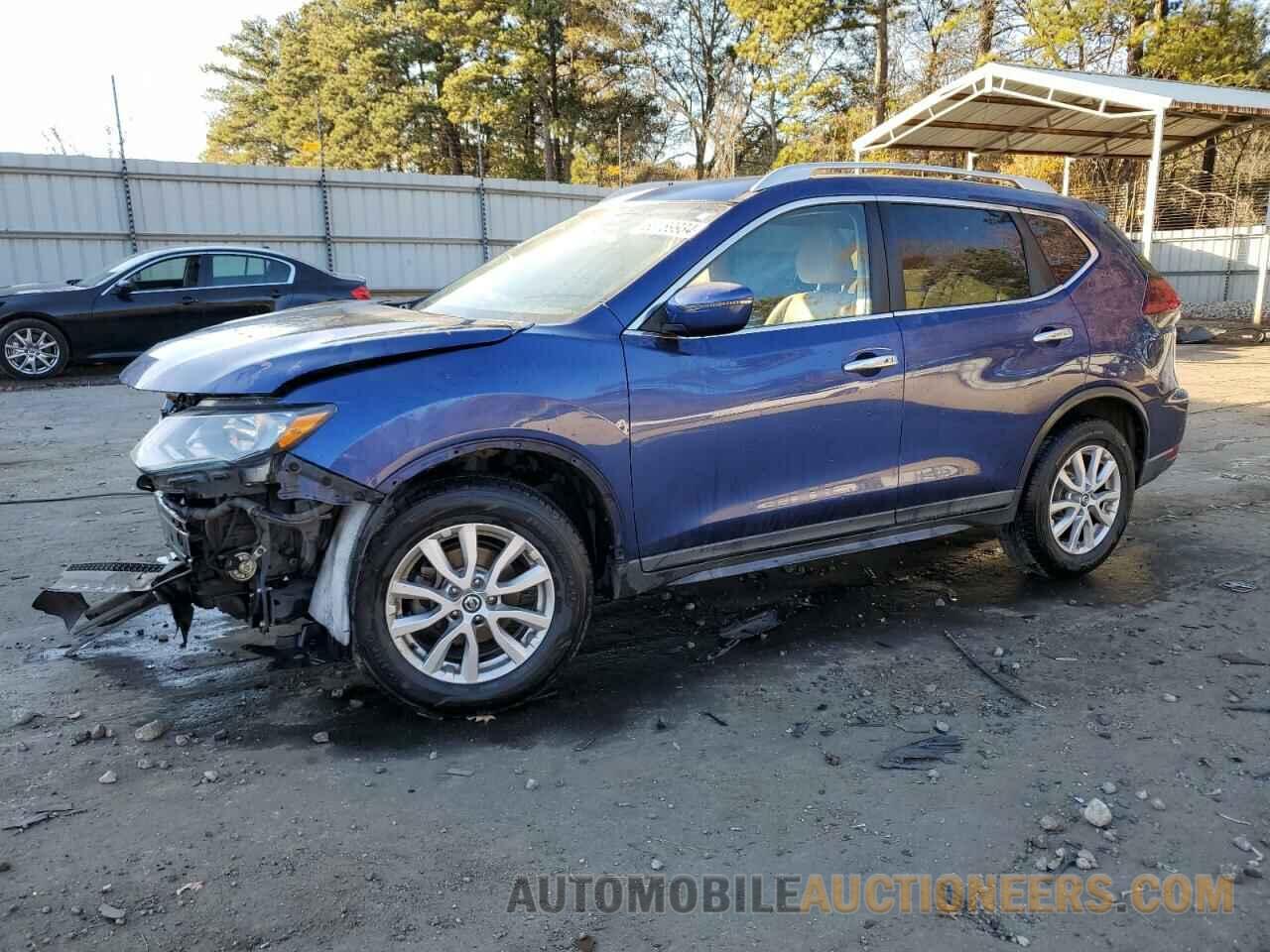 KNMAT2MT8JP527272 NISSAN ROGUE 2018