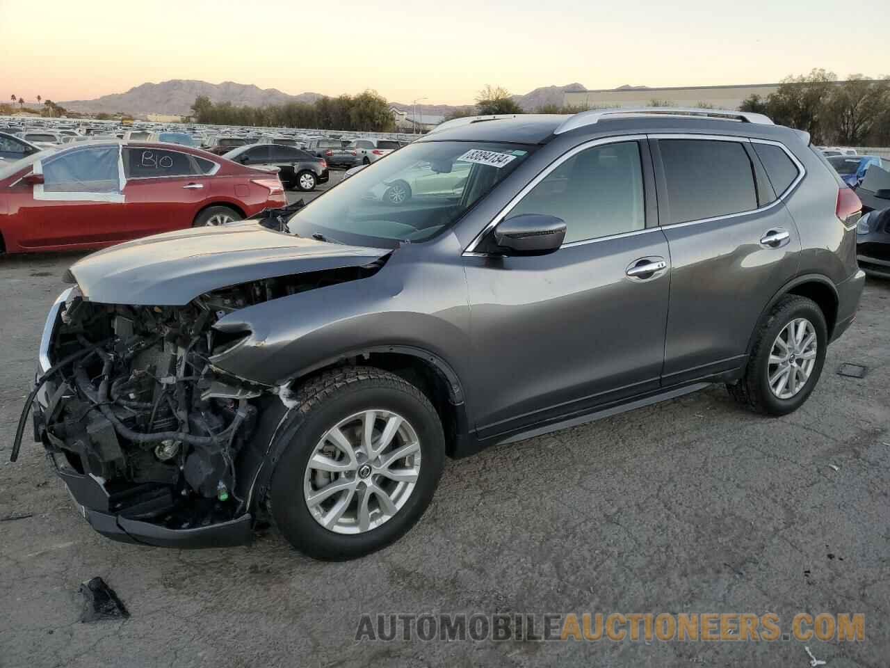 KNMAT2MT8JP569747 NISSAN ROGUE 2018