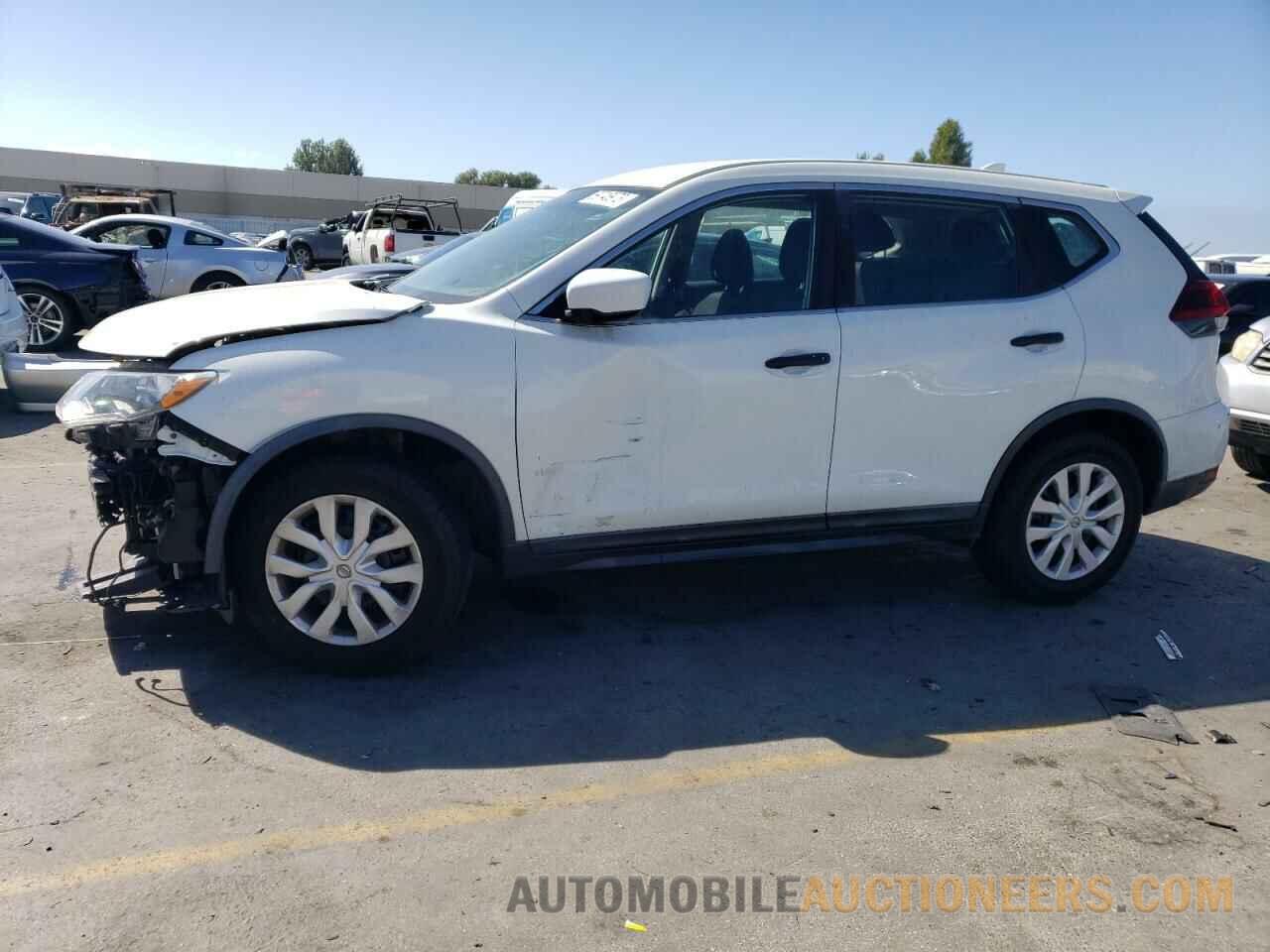 KNMAT2MT8JP587990 NISSAN ROGUE 2018