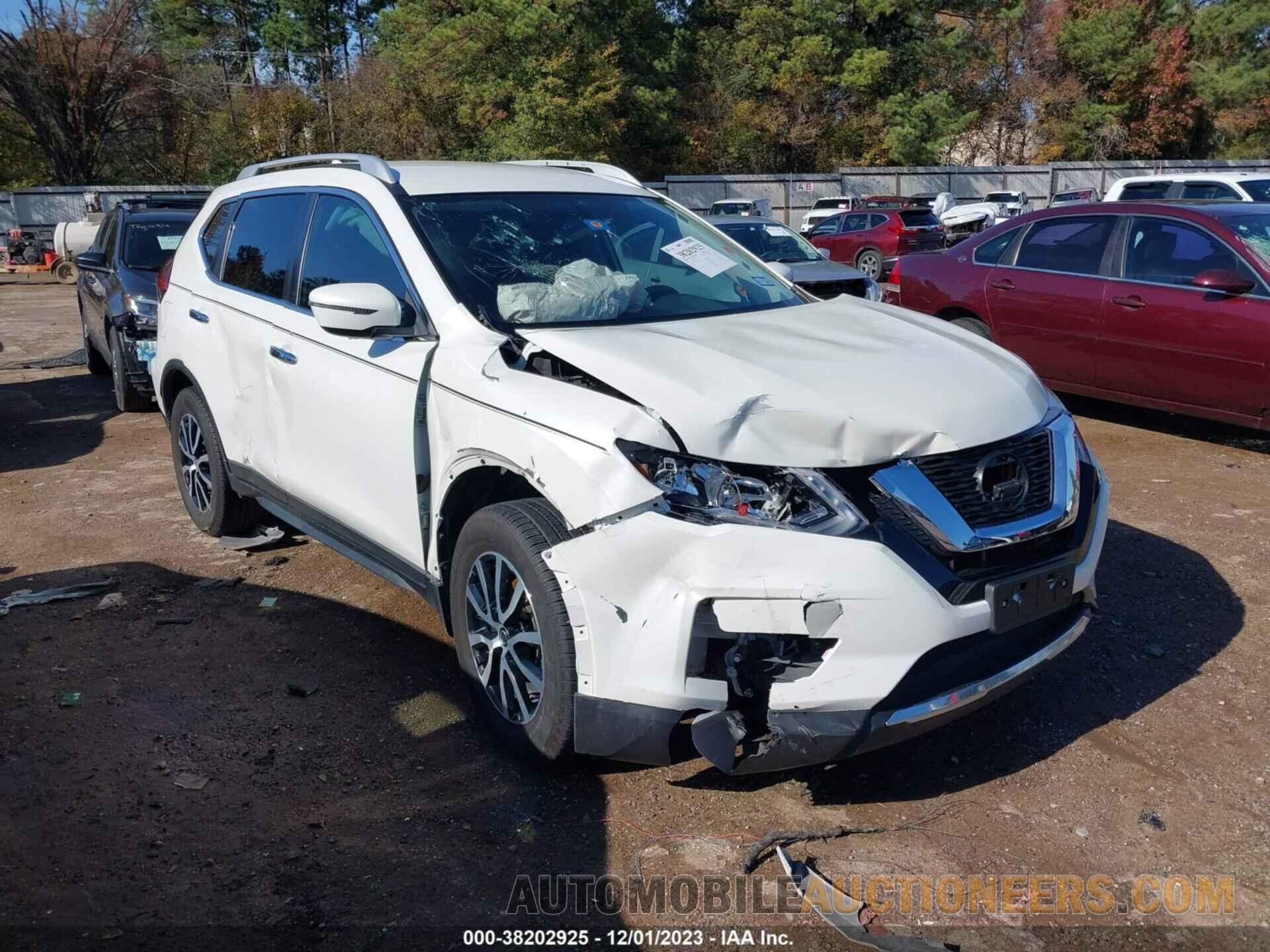 KNMAT2MT9JP564427 NISSAN ROGUE 2018