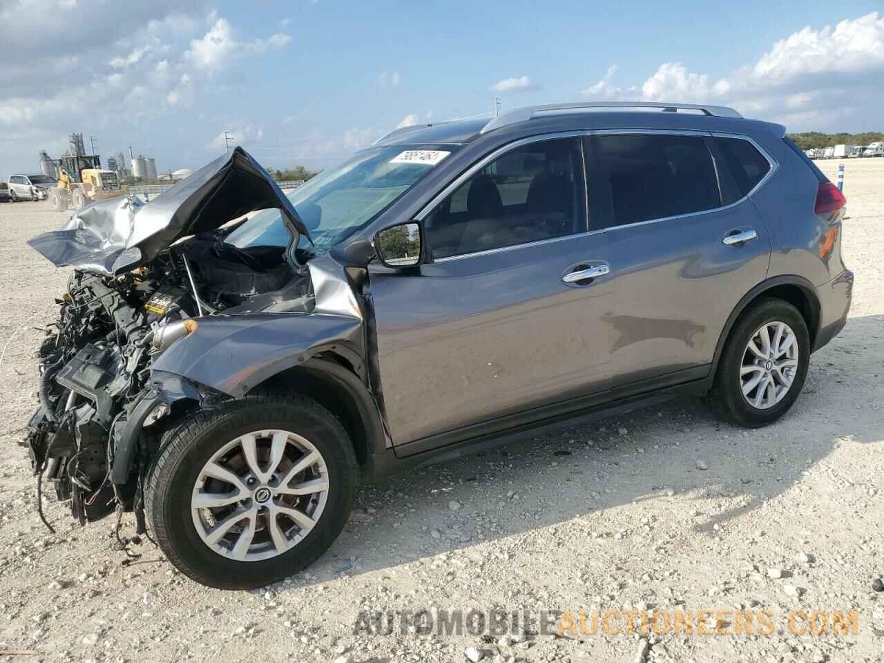 KNMAT2MT9JP568087 NISSAN ROGUE 2018