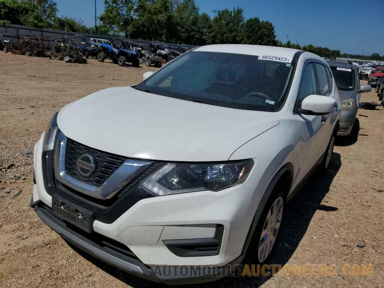 KNMAT2MT9JP572639 NISSAN ROGUE 2018