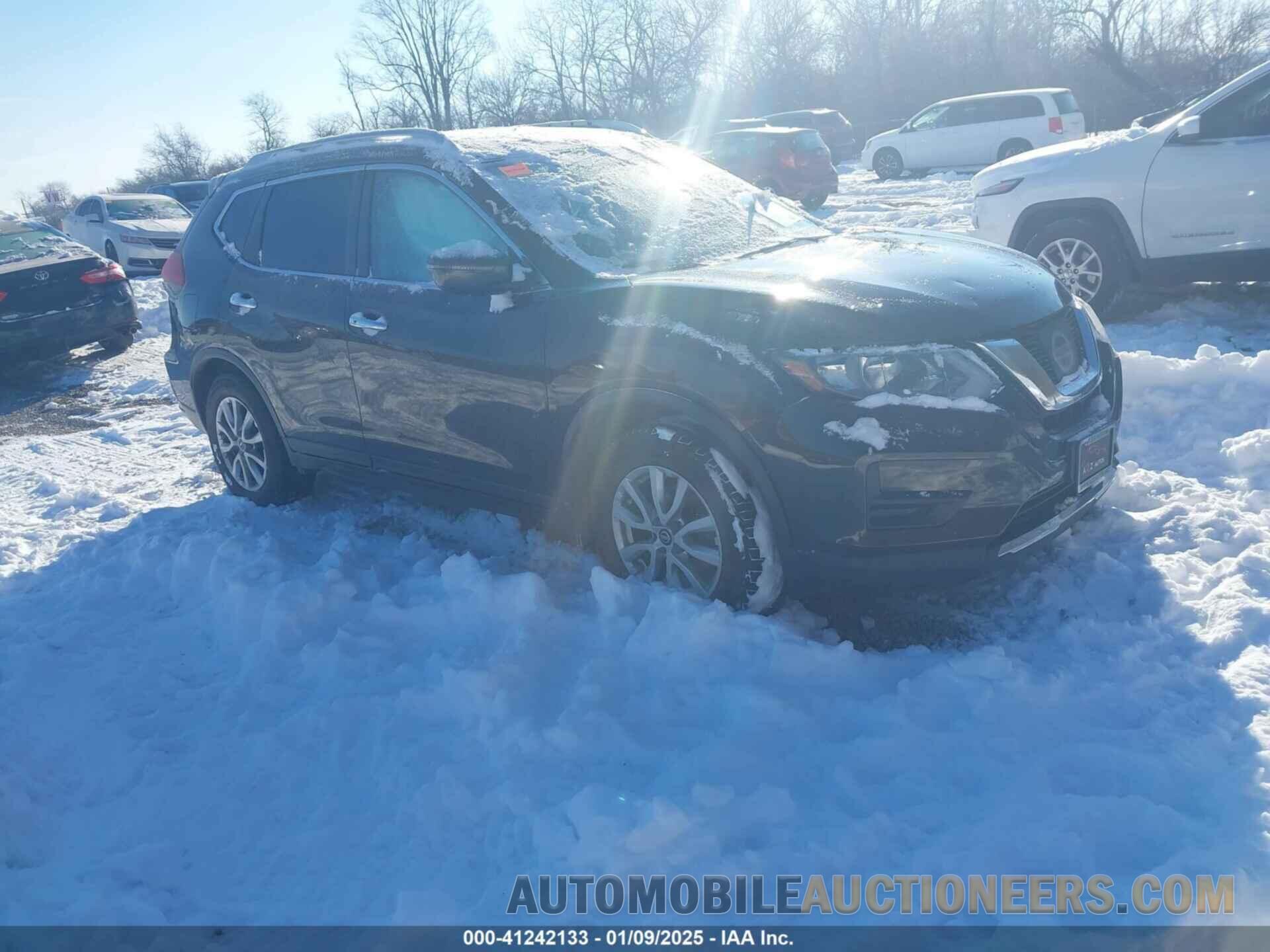 KNMAT2MTXHP583871 NISSAN ROGUE 2017