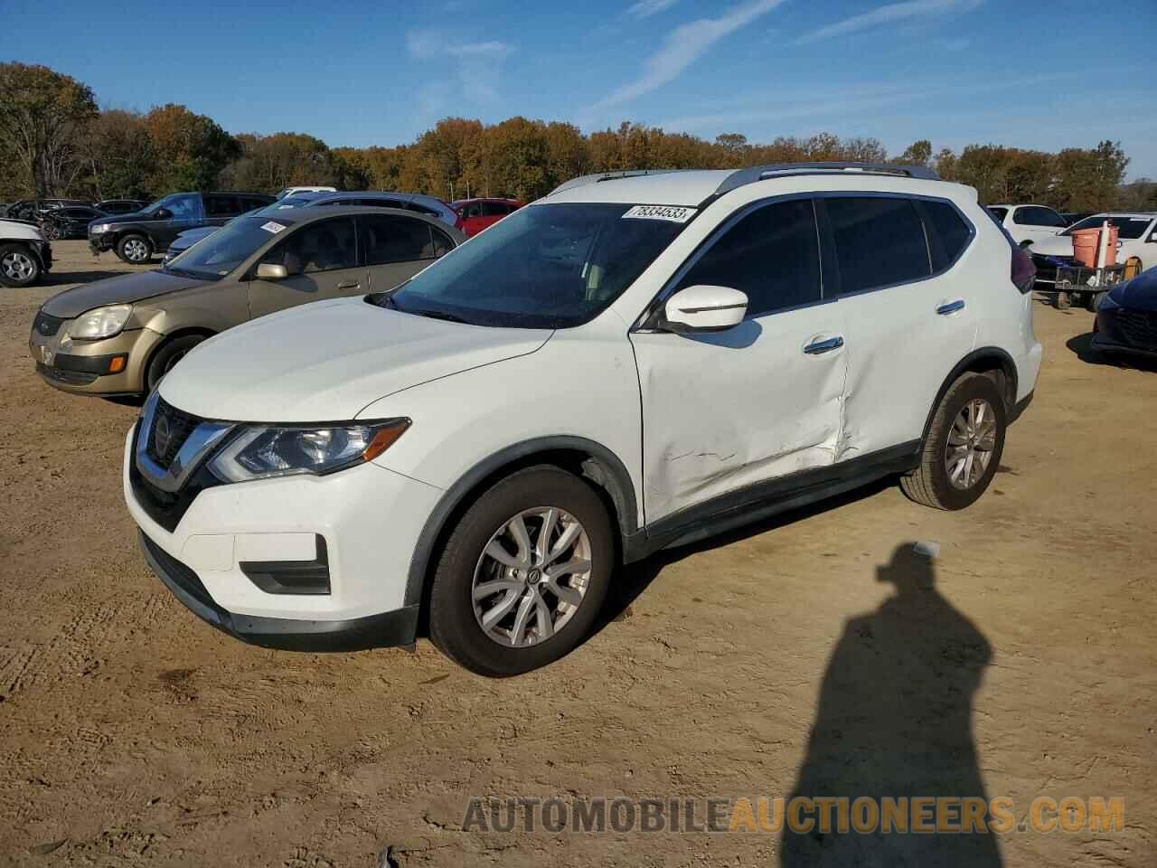 KNMAT2MTXJP525569 NISSAN ROGUE 2018