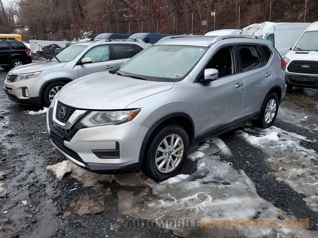 KNMAT2MV2JP561242 NISSAN ROGUE 2018