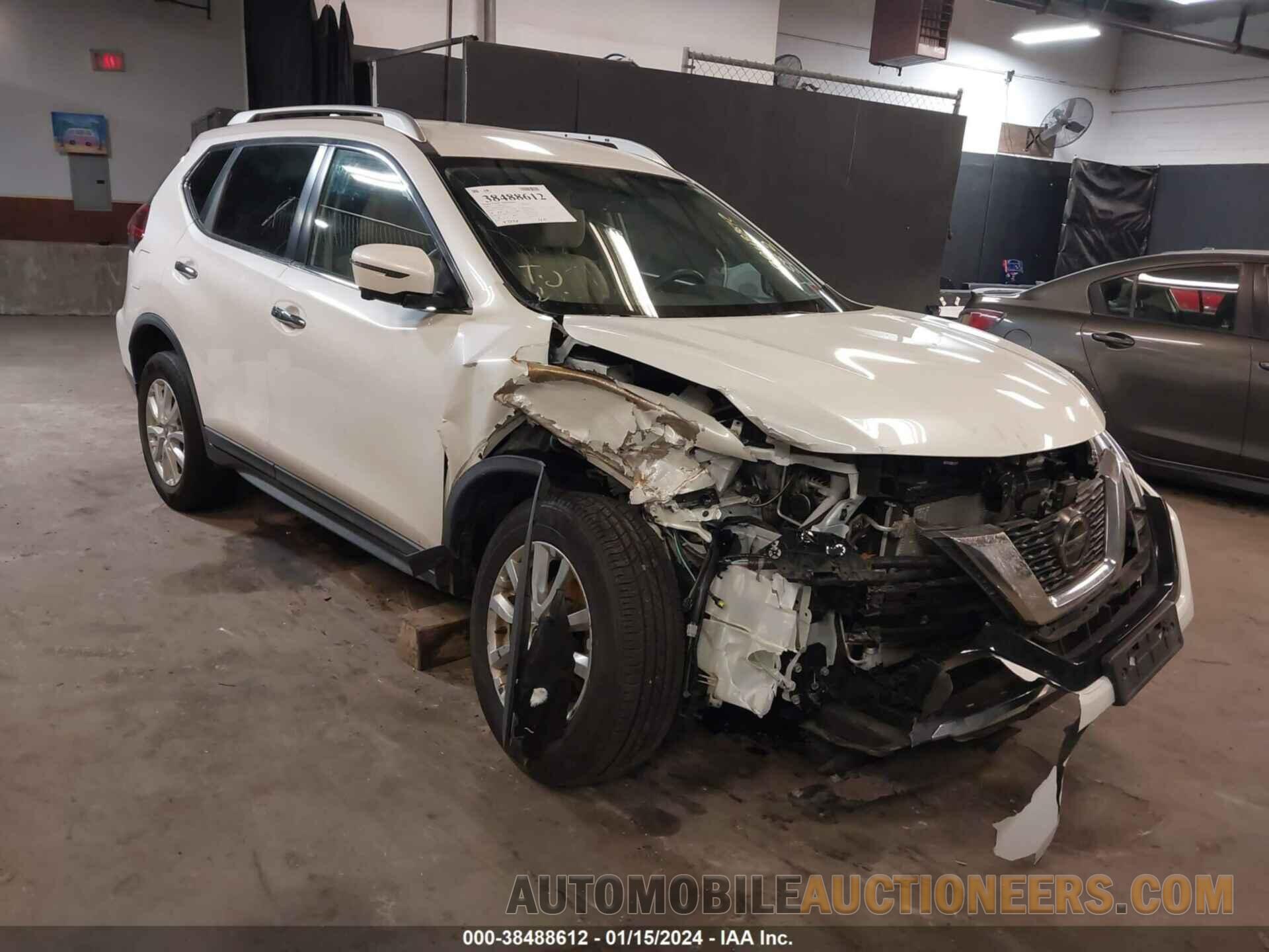 KNMAT2MV3JP577062 NISSAN ROGUE 2018