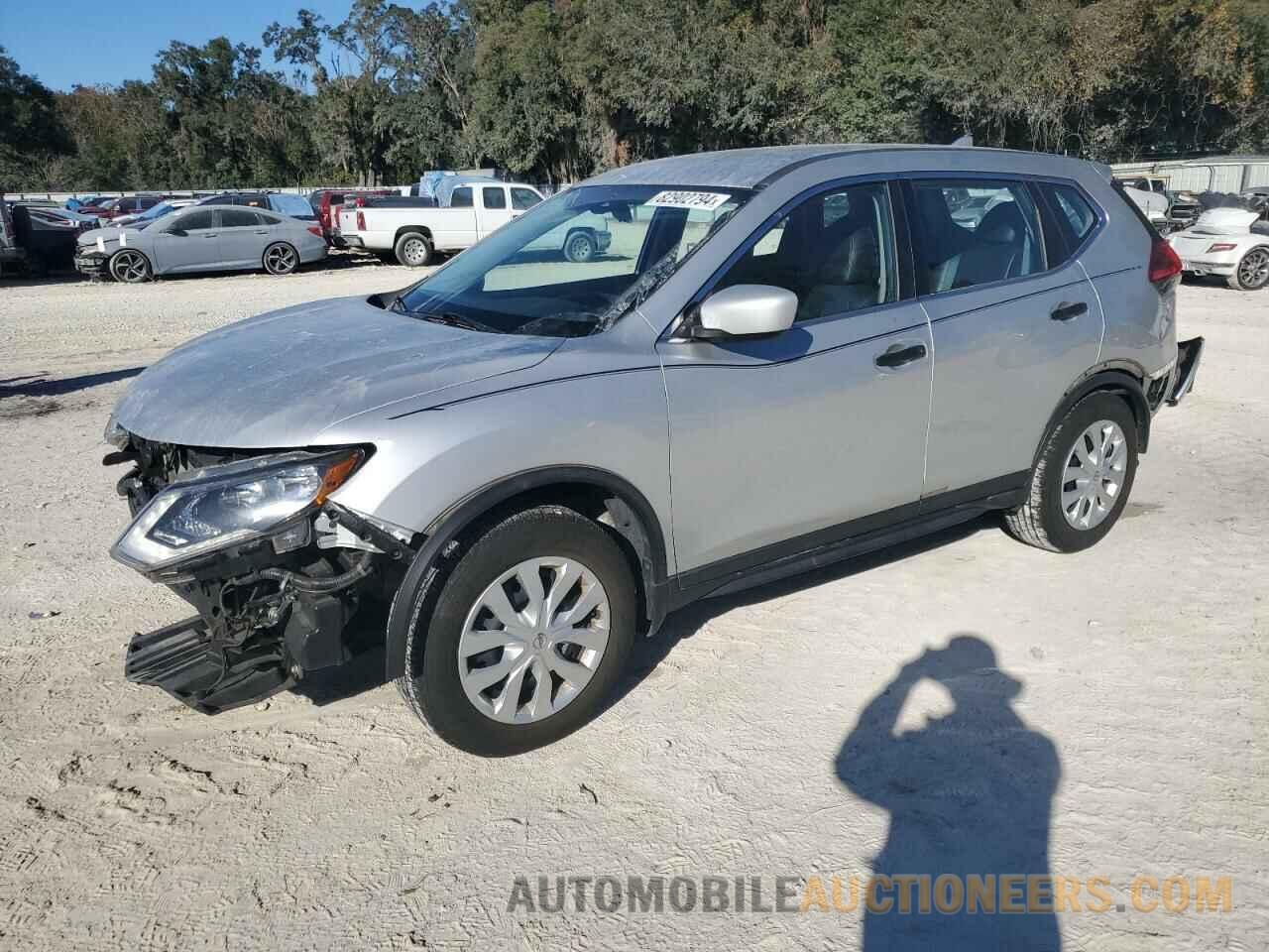 KNMAT2MV4HP500677 NISSAN ROGUE 2017