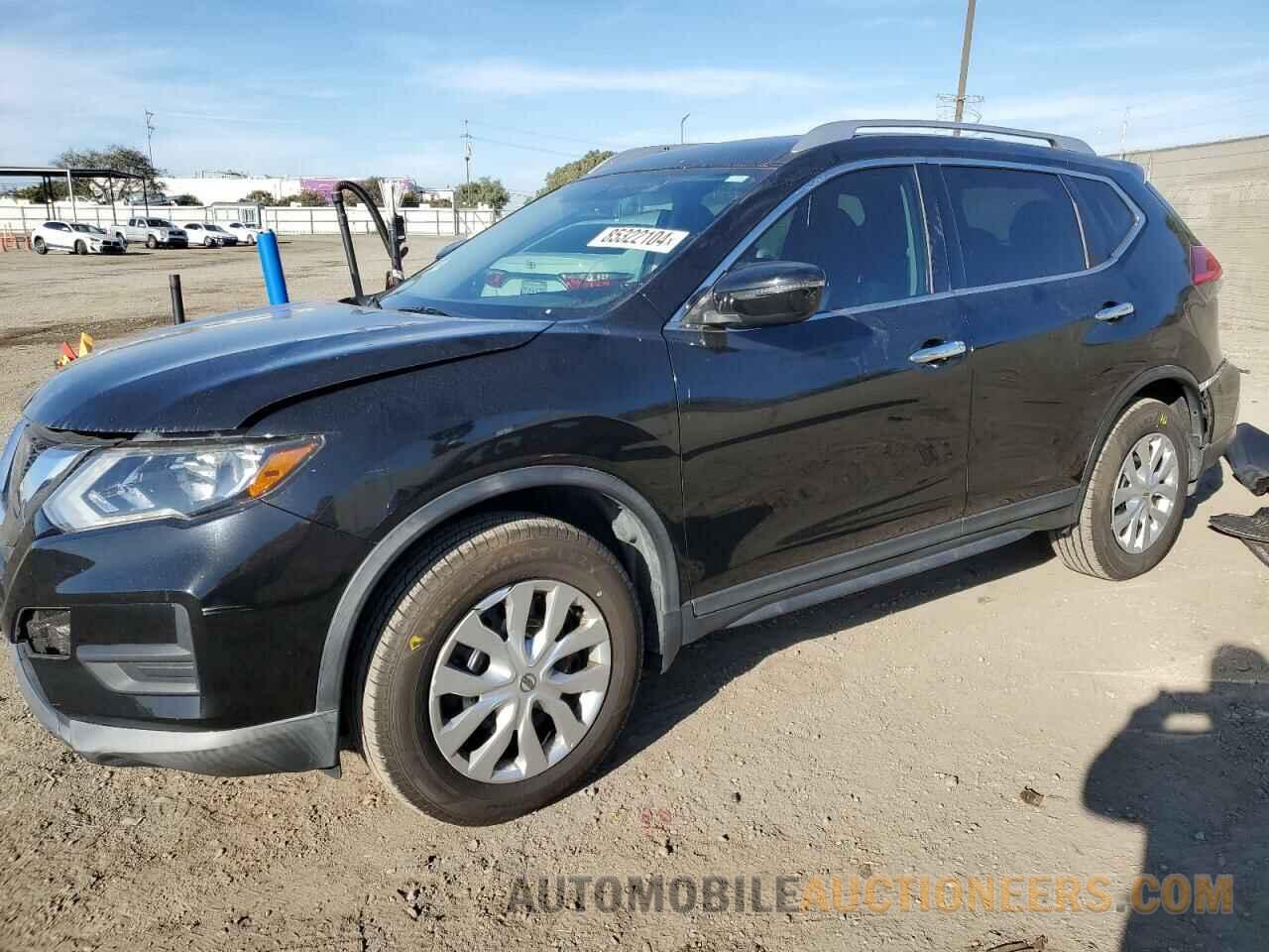 KNMAT2MV4HP573063 NISSAN ROGUE 2017