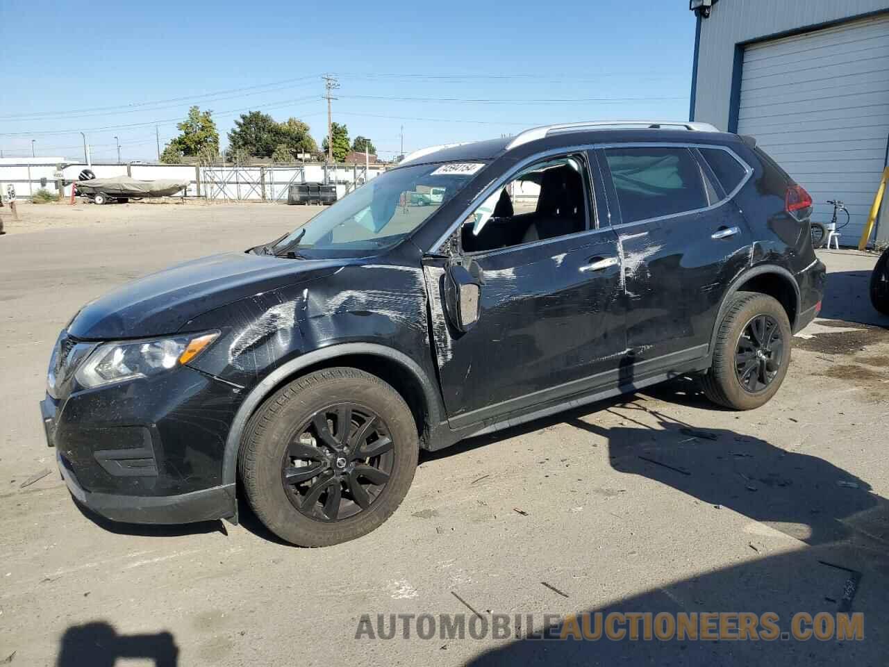 KNMAT2MV5JP509829 NISSAN ROGUE 2018