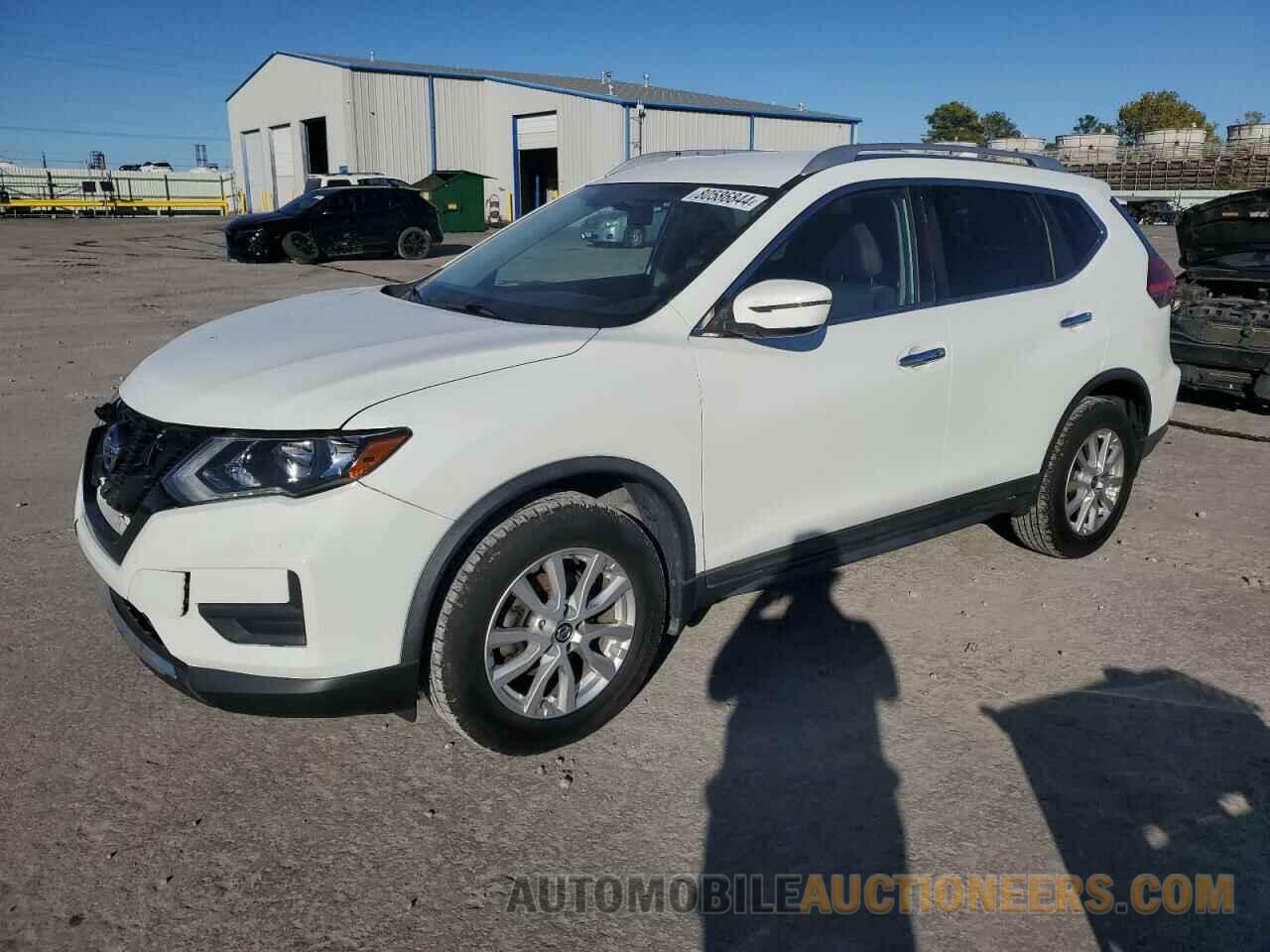 KNMAT2MV6HP556586 NISSAN ROGUE 2017