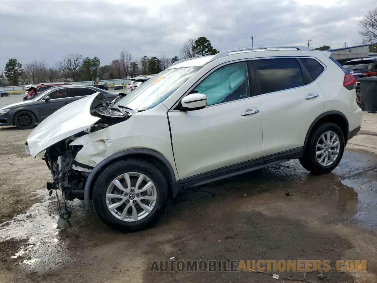 KNMAT2MV7HP590522 NISSAN ROGUE 2017