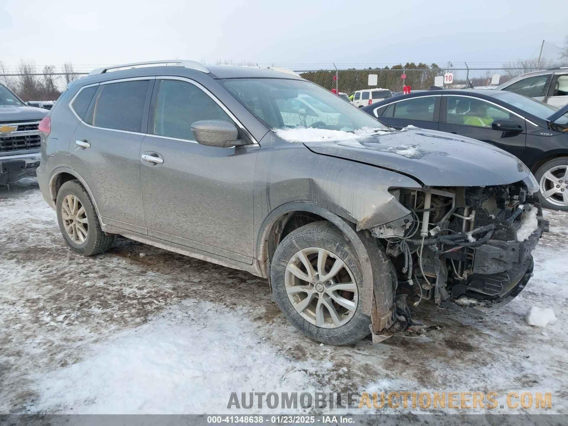 KNMAT2MV7HP592769 NISSAN ROGUE 2017