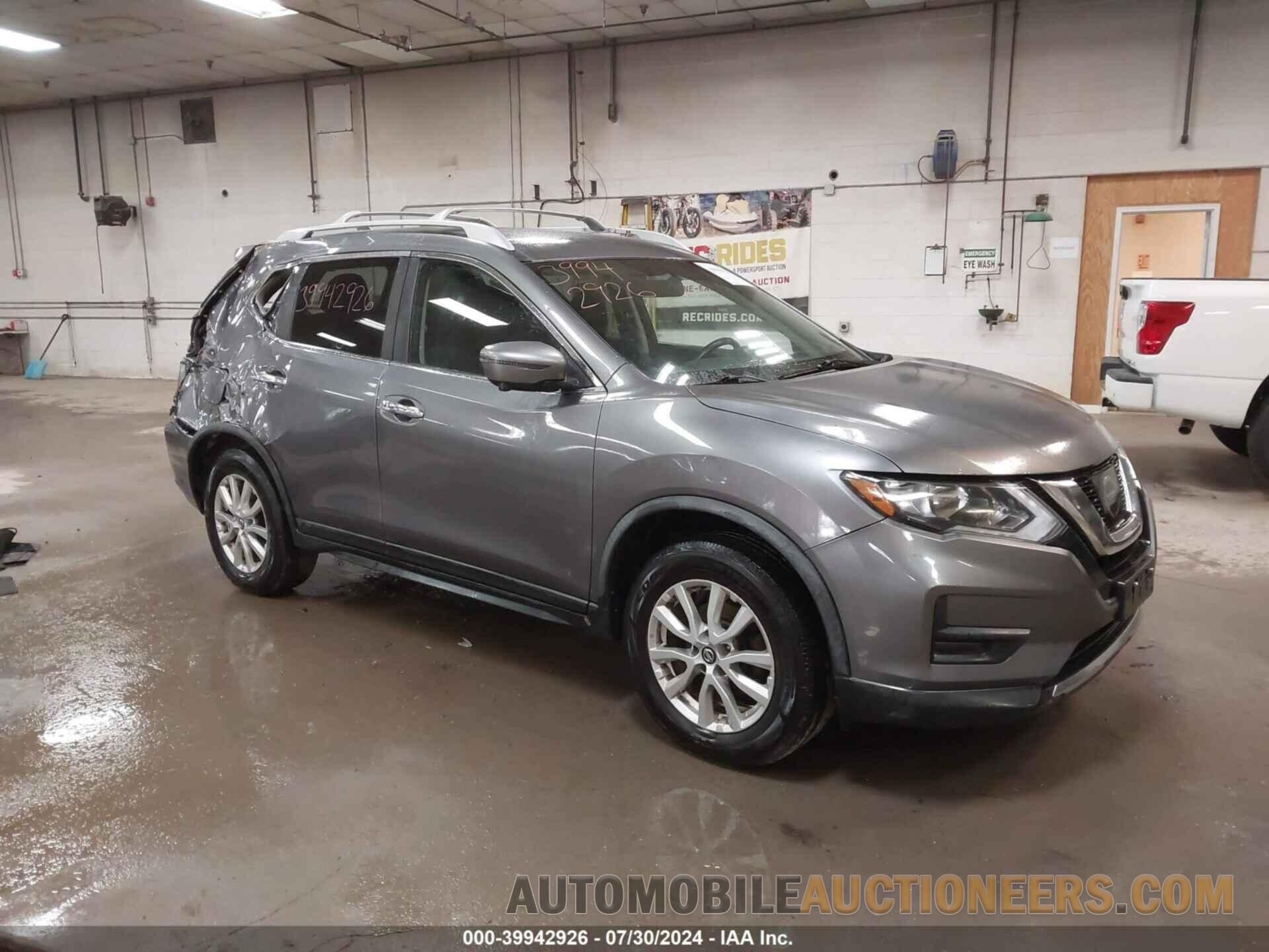 KNMAT2MV8HP615315 NISSAN ROGUE 2017