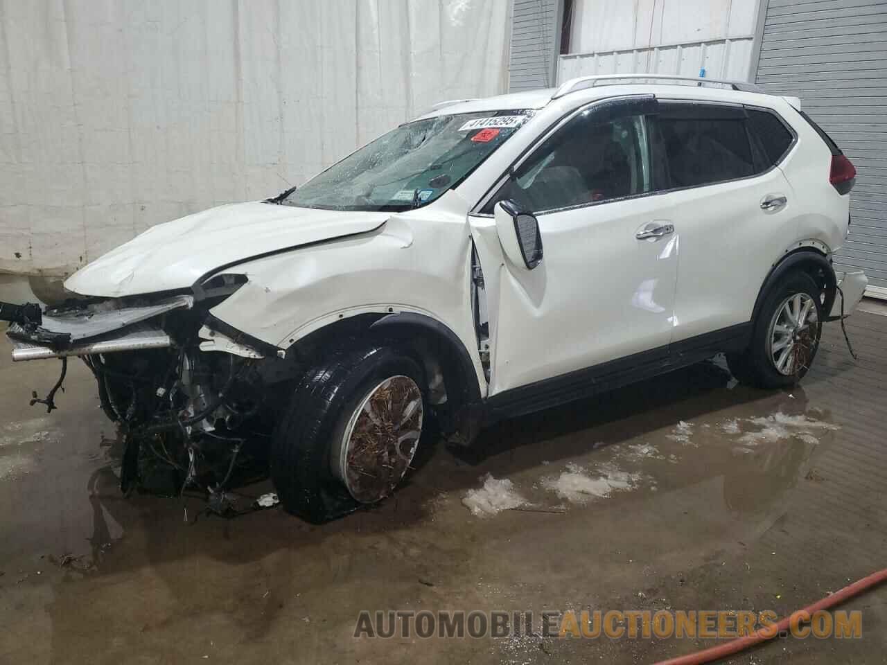 KNMAT2MV8JP567482 NISSAN ROGUE 2018