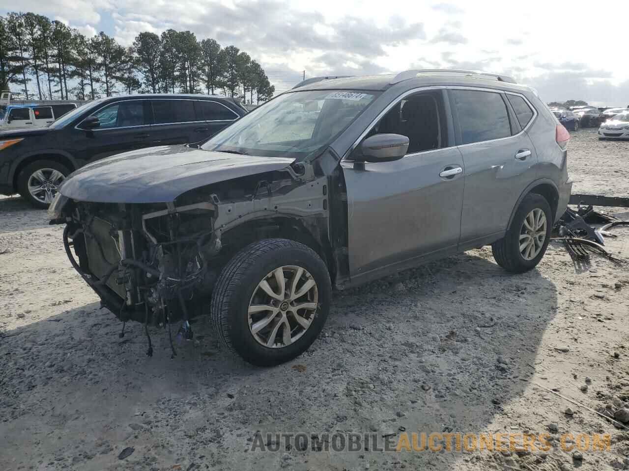 KNMAT2MV9JP597476 NISSAN ROGUE 2018