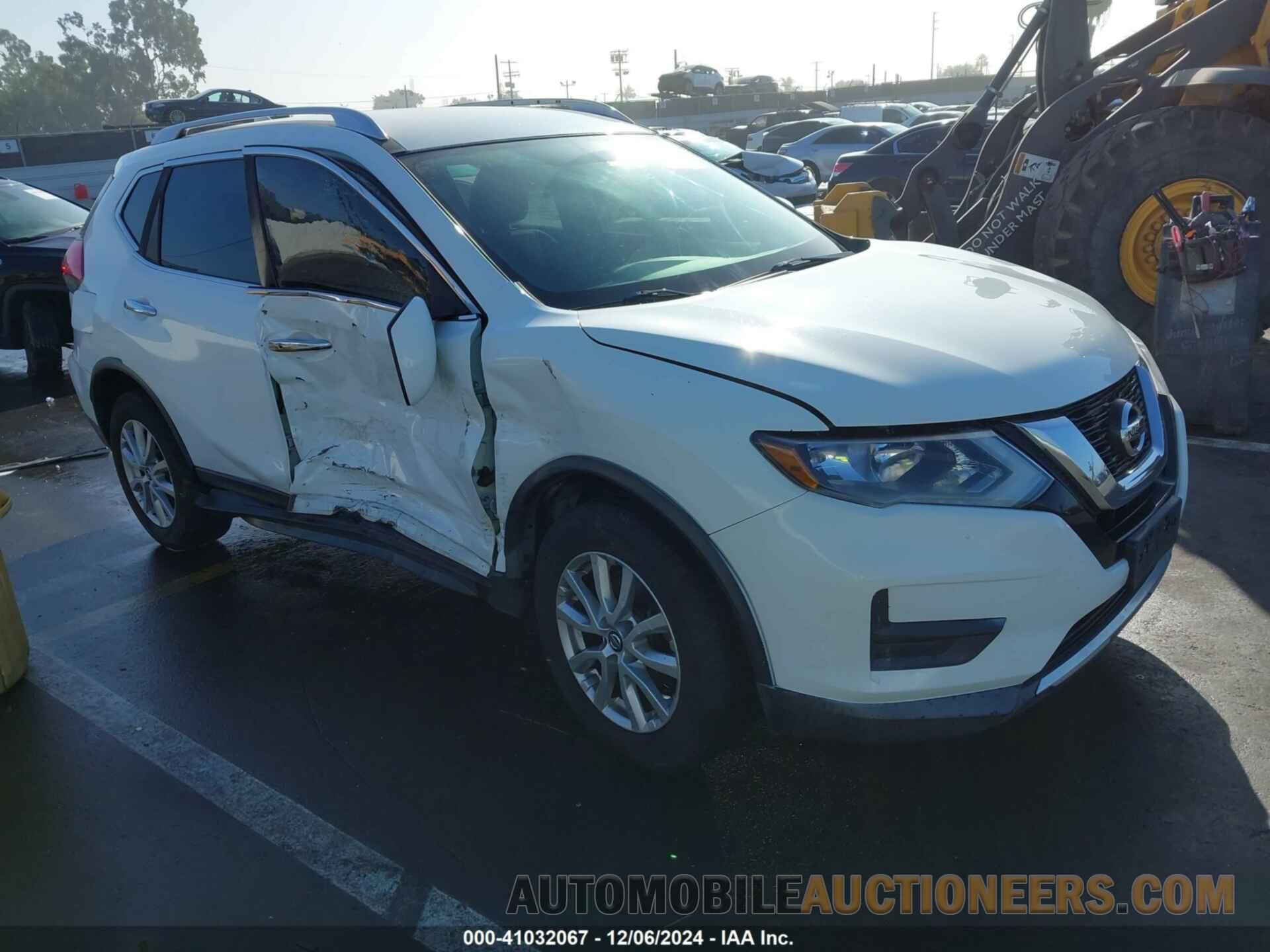 KNMAT2MVXHP569017 NISSAN ROGUE 2017