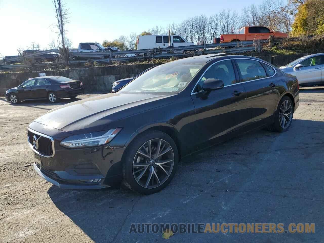 LVY982MK1JP036076 VOLVO S90 2018