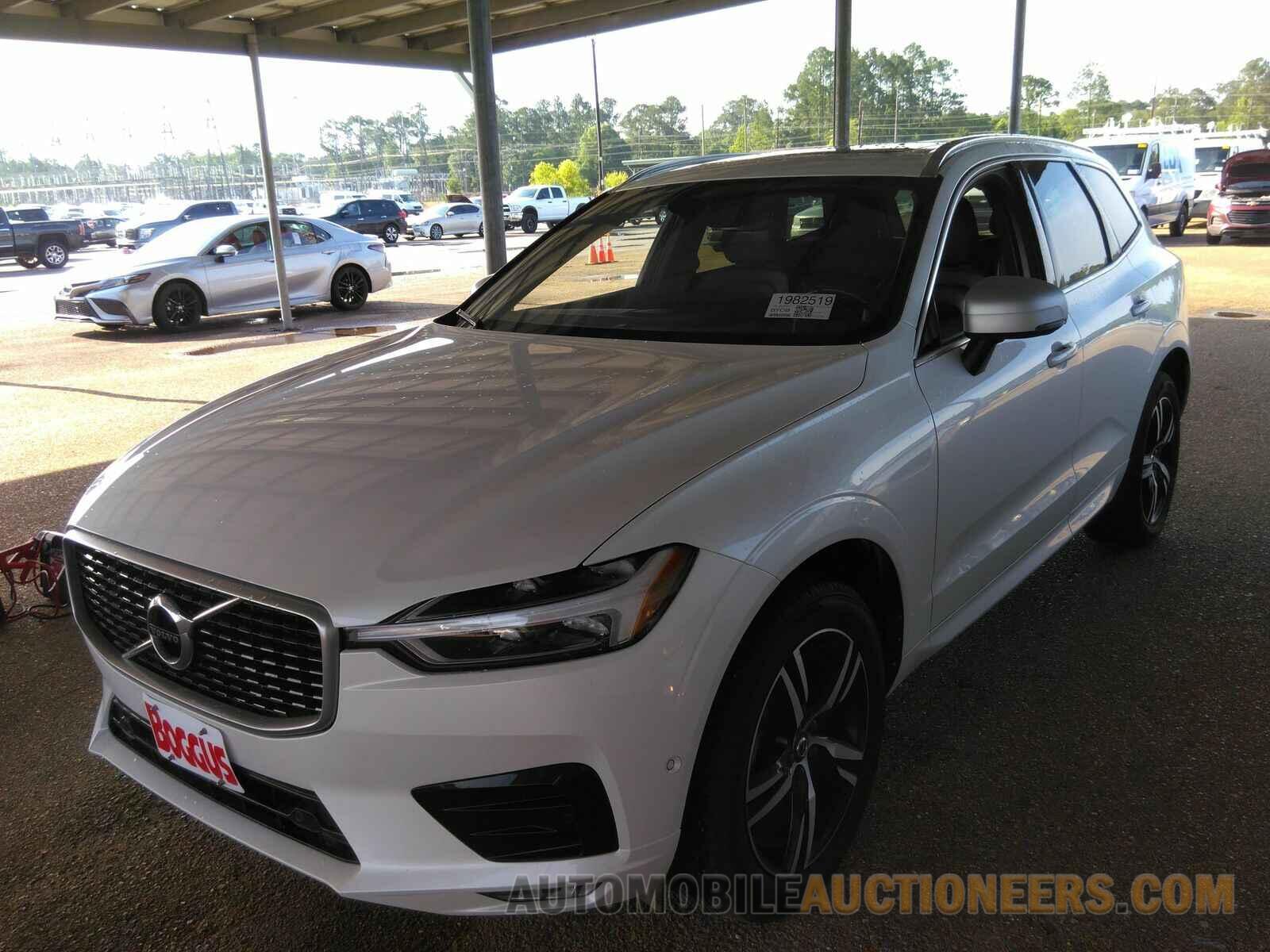 LYV102RM6JB082911 Volvo XC60 2018