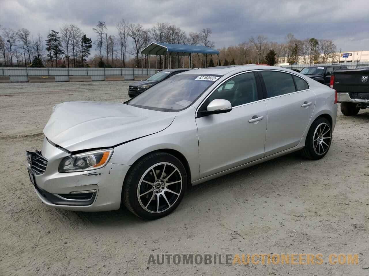 LYV402HK8JB172137 VOLVO S60 2018