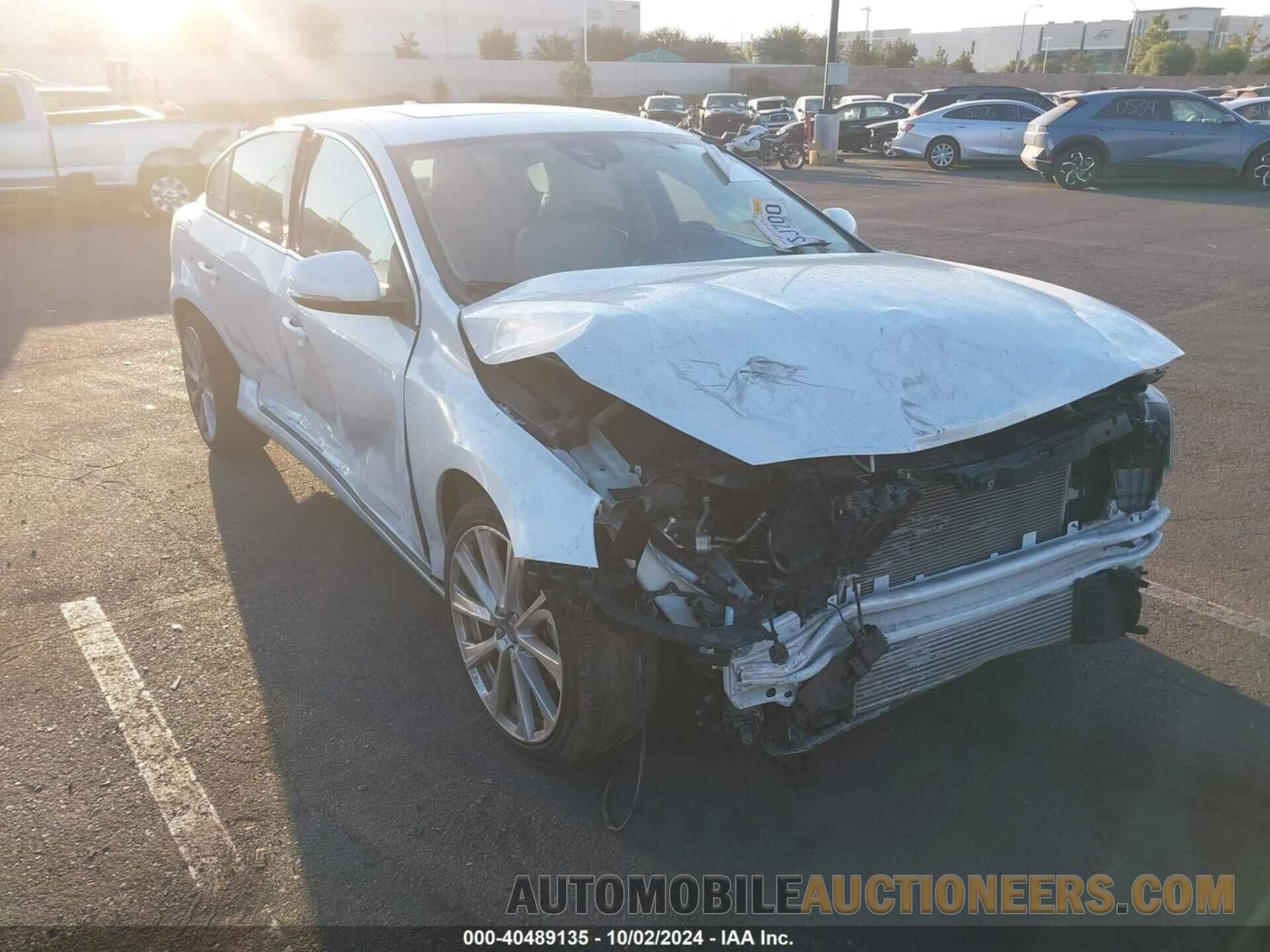 LYV402HKXHB146830 VOLVO S60 INSCRIPTION 2017