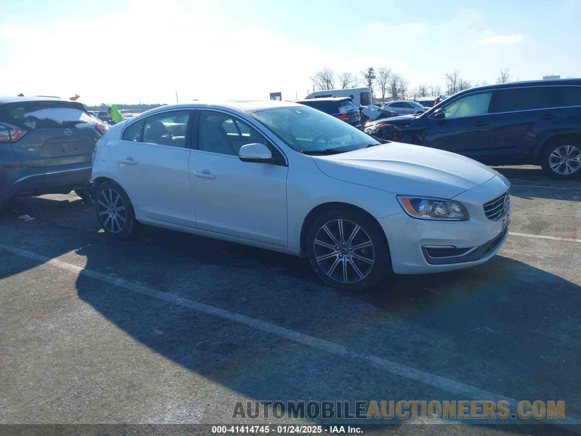 LYV402TK0HB152997 VOLVO S60 INSCRIPTION 2017