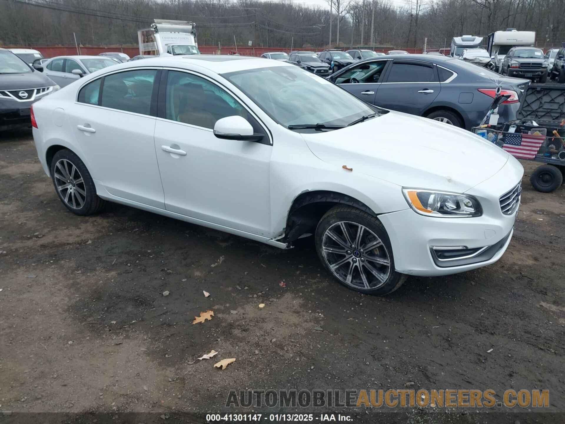 LYV402TK3HB196430 VOLVO S60 INSCRIPTION 2017