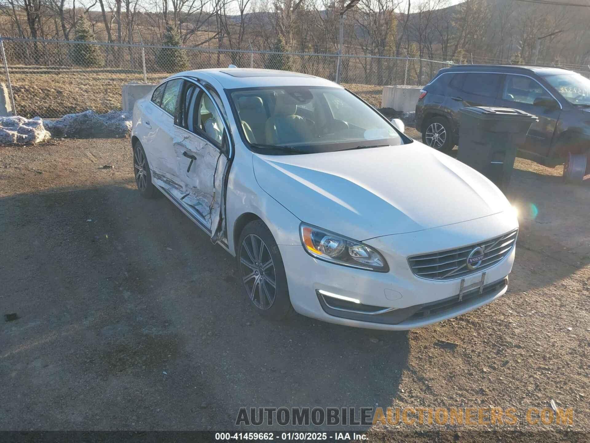 LYV402TK4HB125382 VOLVO S60 INSCRIPTION 2017