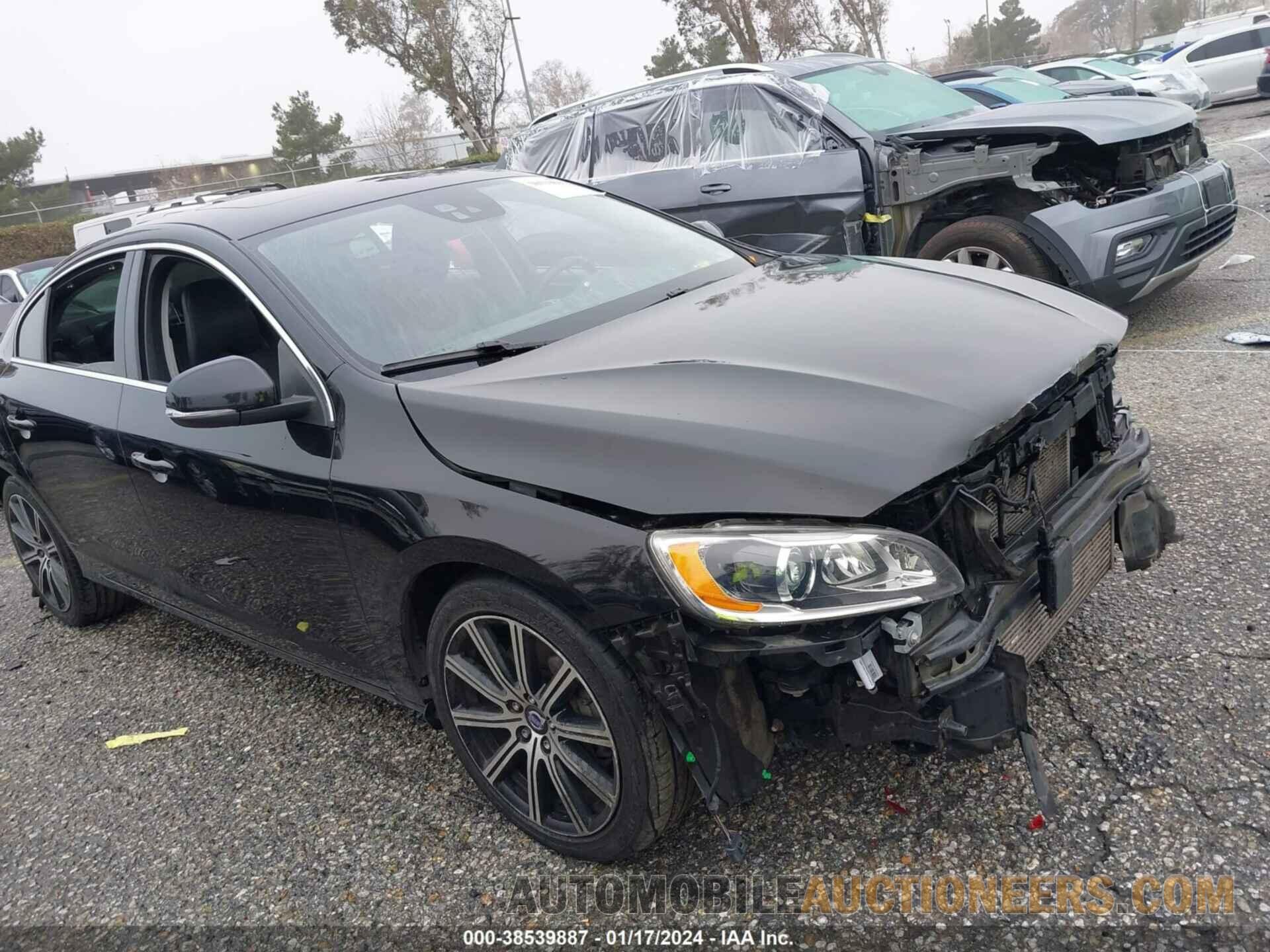 LYV402TM2HB153747 VOLVO S60 INSCRIPTION 2017